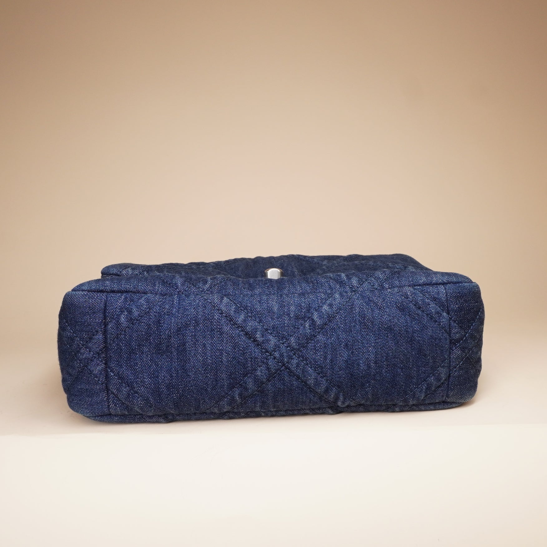 PRE-OWNED CC 19 Flap Bag Quilted Denim Medium Shoulder Bag
