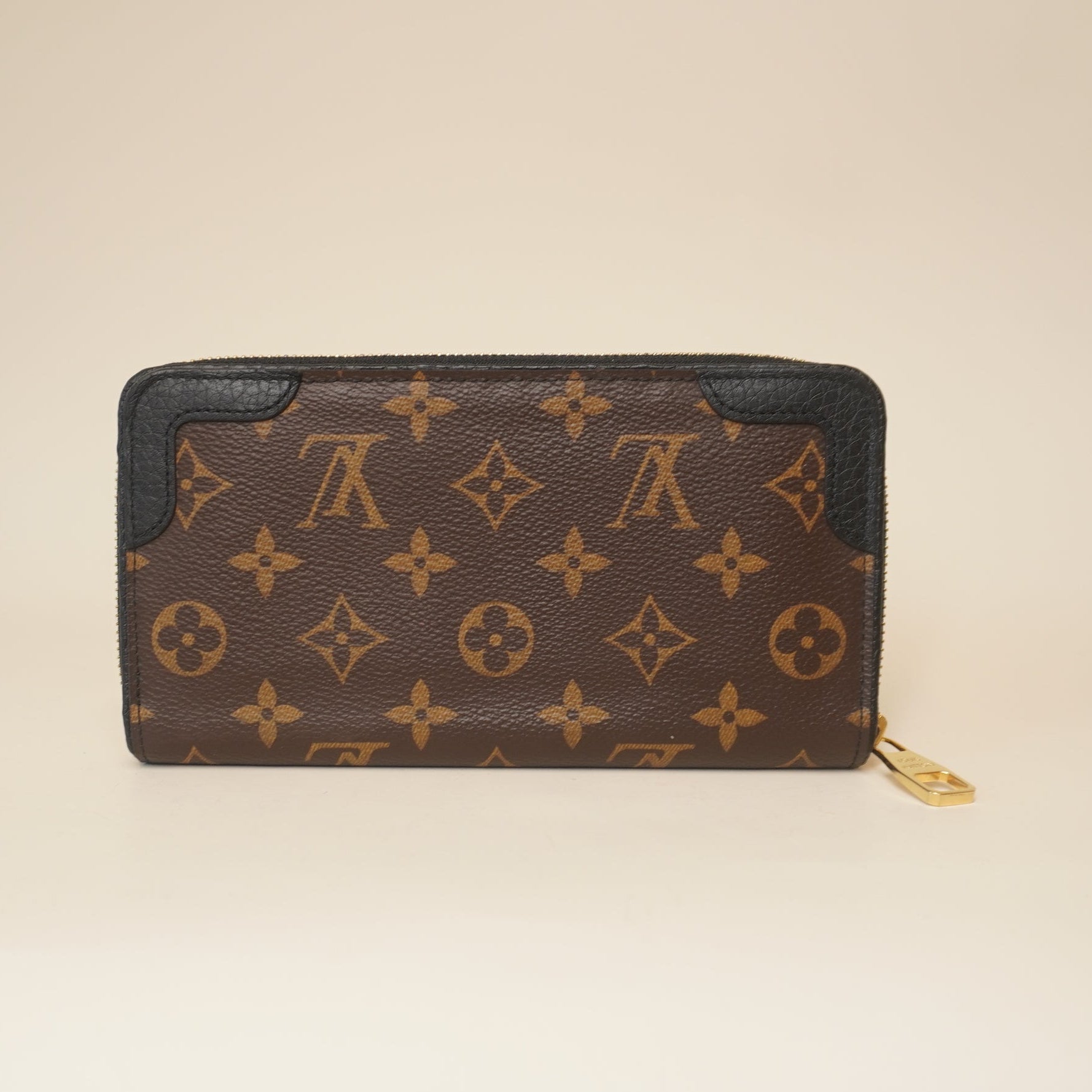 PRE-OWNED Monogram Zippy Retiro Wallet Black