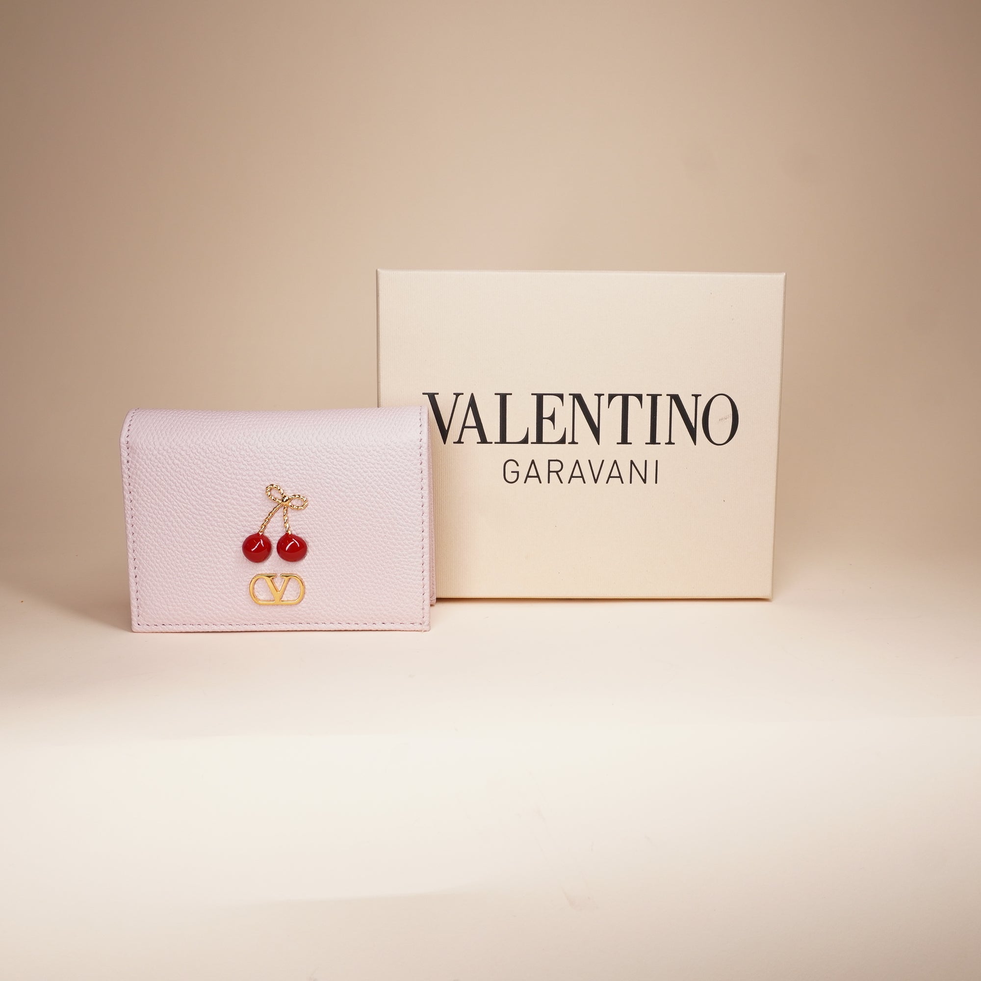 PRE-OWNED Beige Leather Wallet Cherryfic