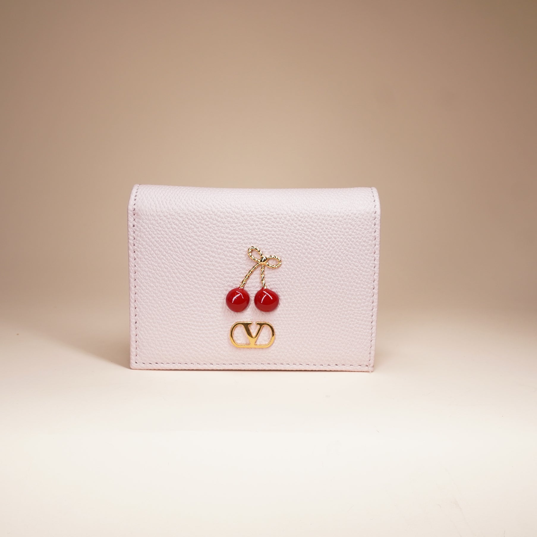 PRE-OWNED Beige Leather Wallet Cherryfic