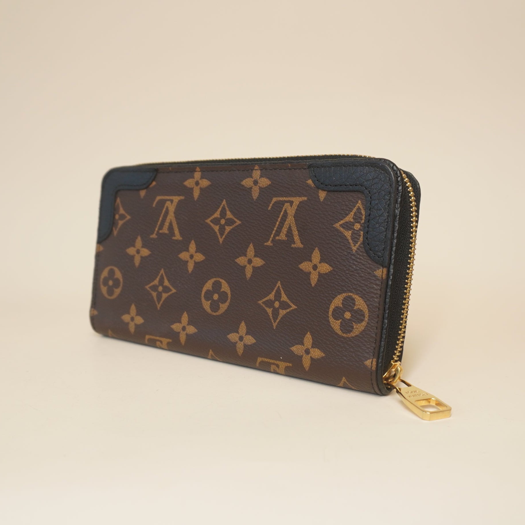 PRE-OWNED Monogram Zippy Retiro Wallet Black