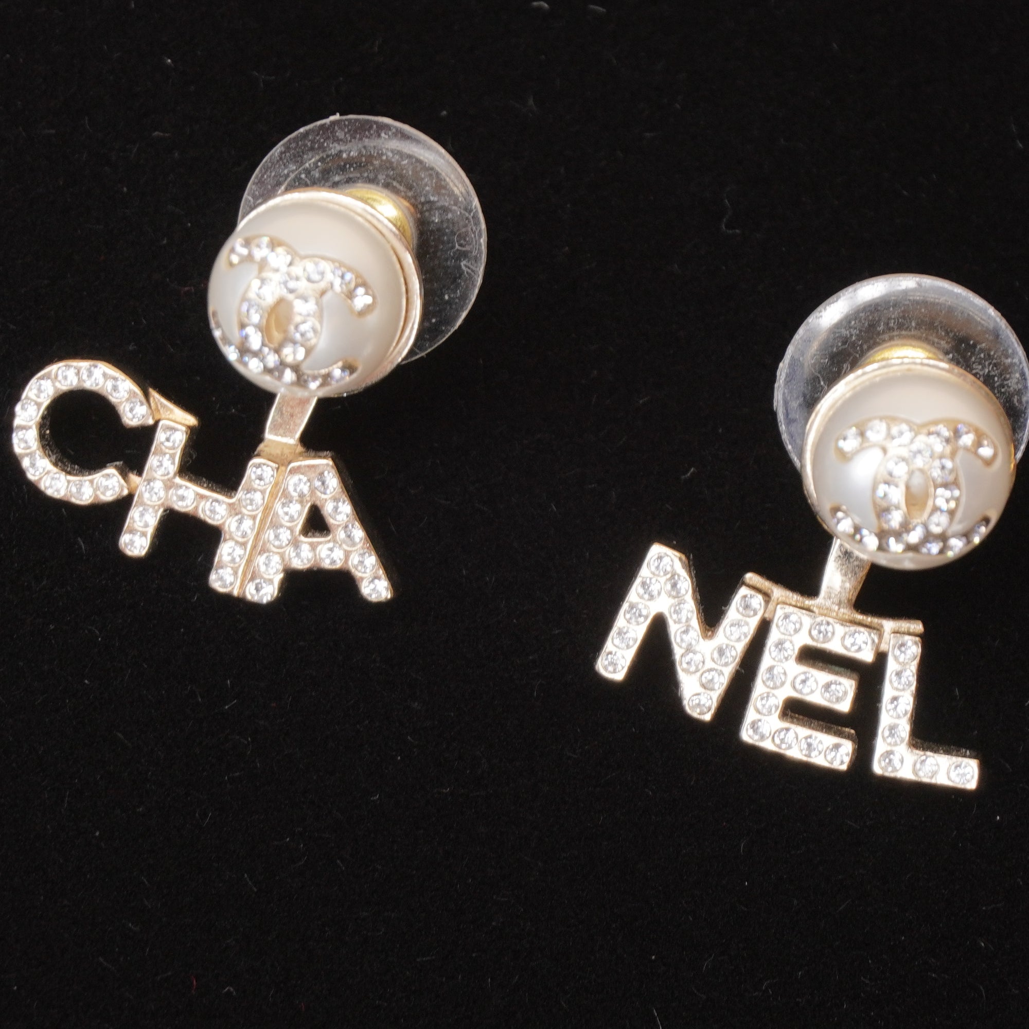PRE-OWNED CC Pearl Crystal Logo Earrings Gold Pearly White