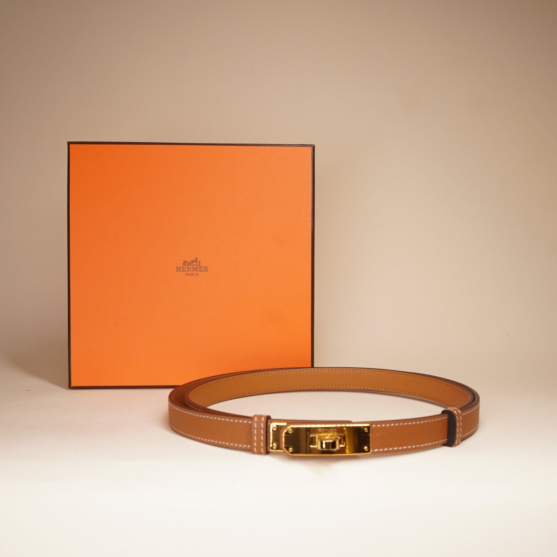 PRE-OWNED Gold Epsom Leather Gold Tone Finish Kelly 18 Adjustable Belt