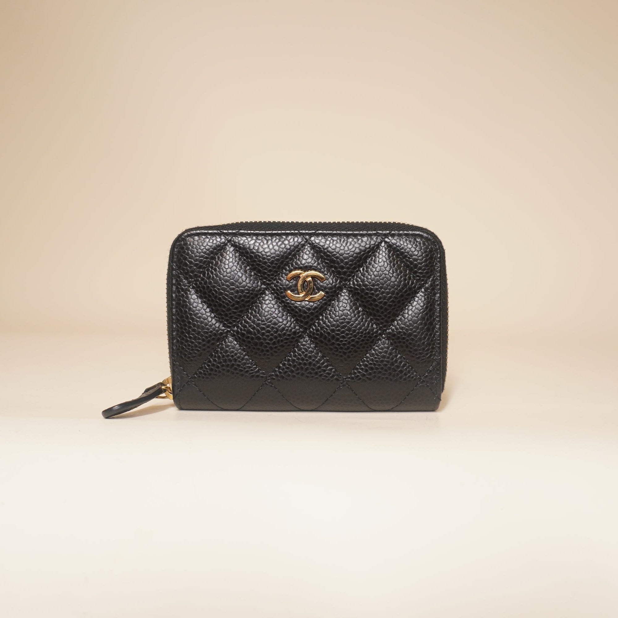 PRE-OWNED Caviar Quilted Zip Coin Purse Black