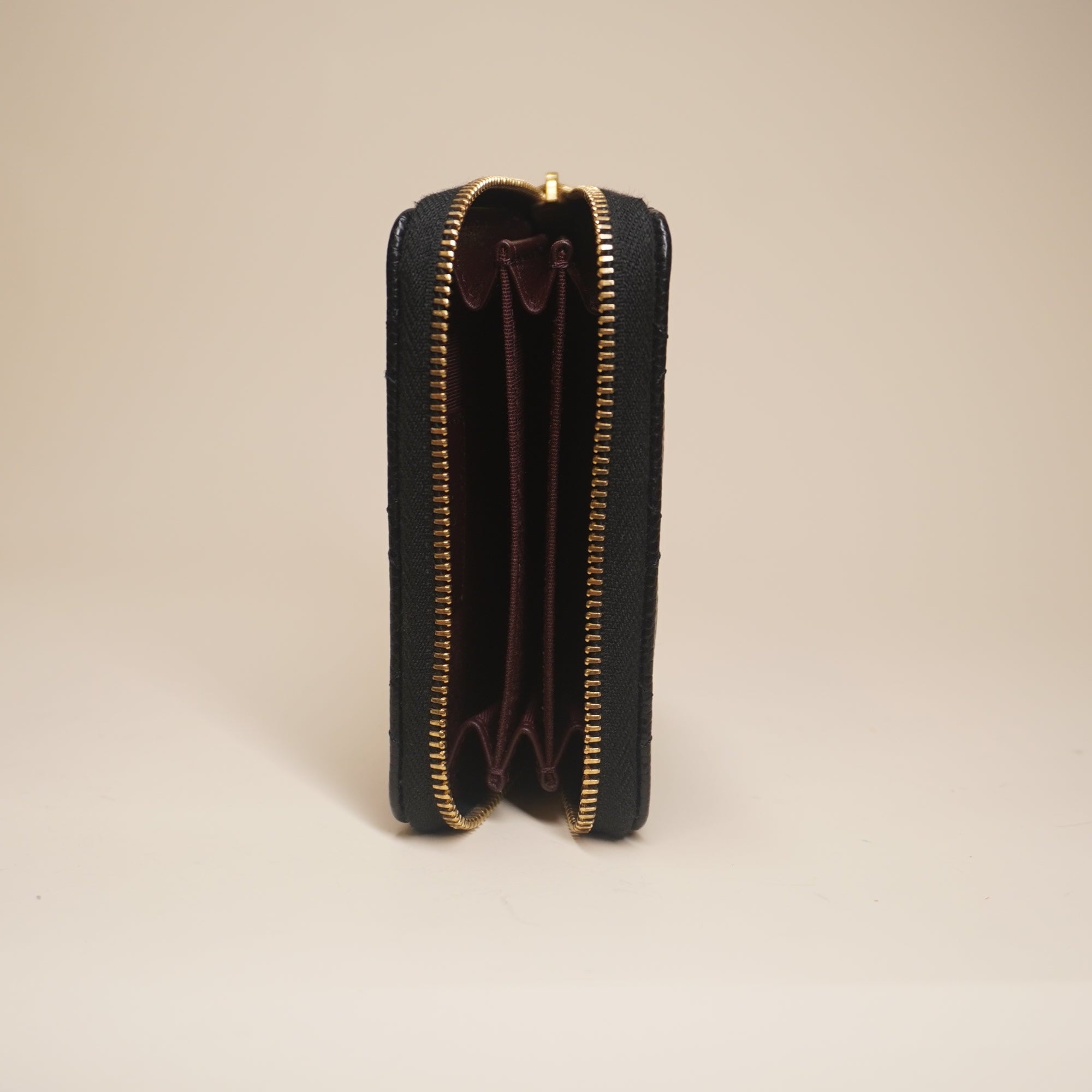 PRE-OWNED Caviar Quilted Zip Coin Purse Black