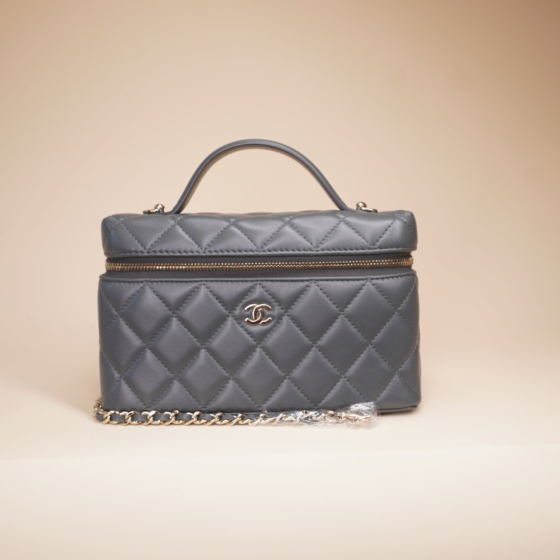PRE-OWNED CC Lambskin Quilted Metal Vanity Case With Chain Grey