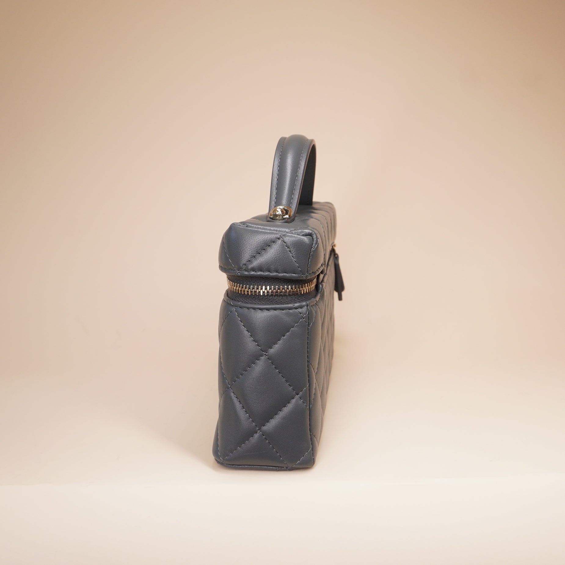 PRE-OWNED CC Lambskin Quilted Metal Vanity Case With Chain Grey