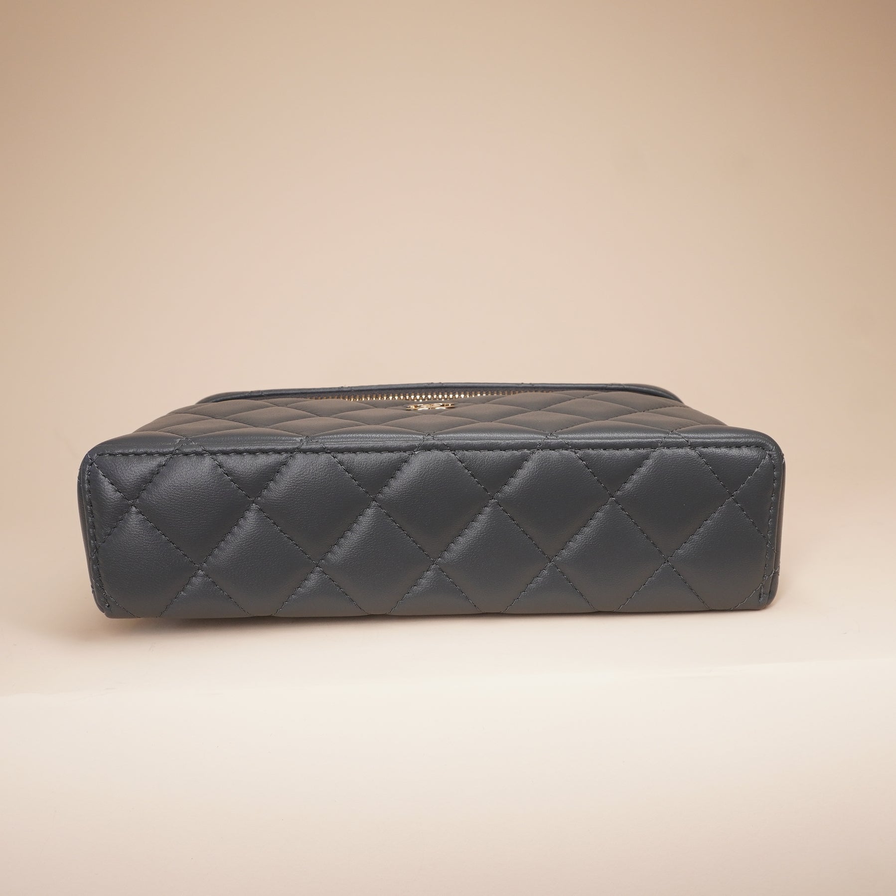 PRE-OWNED CC Lambskin Quilted Metal Vanity Case With Chain Grey