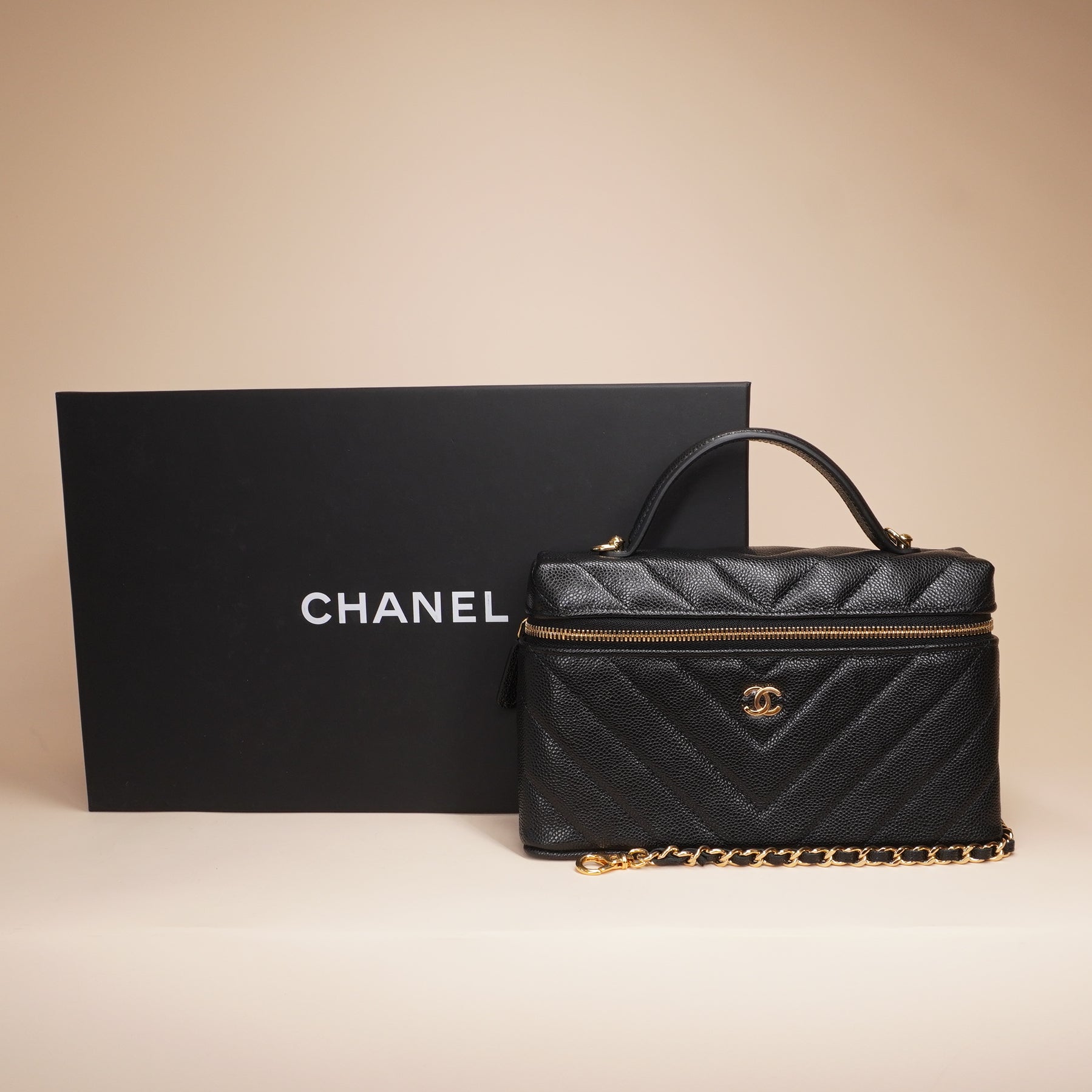 PRE-OWNED CC Caviar Chevron Slim Vanity Case With Chain