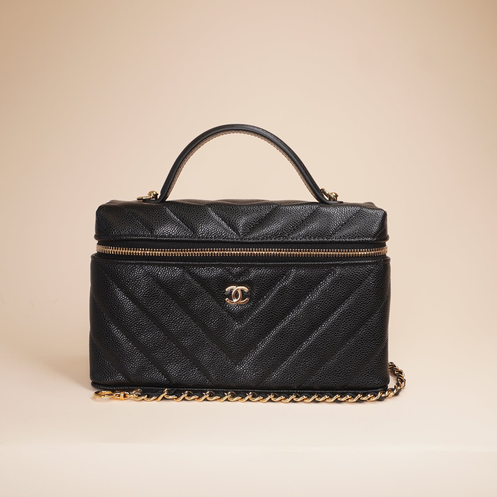 PRE-OWNED CC Caviar Chevron Slim Vanity Case With Chain