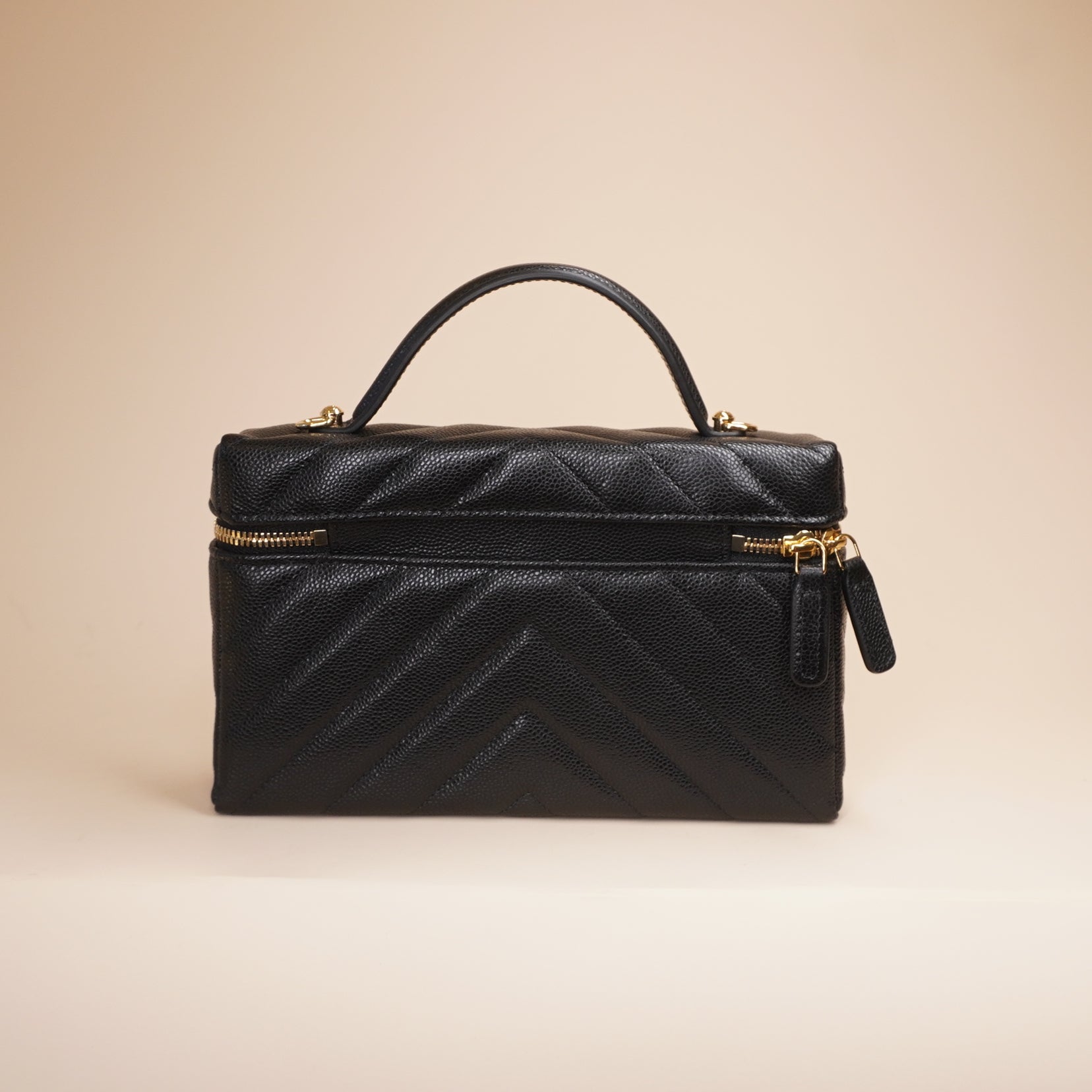 PRE-OWNED CC Caviar Chevron Slim Vanity Case With Chain