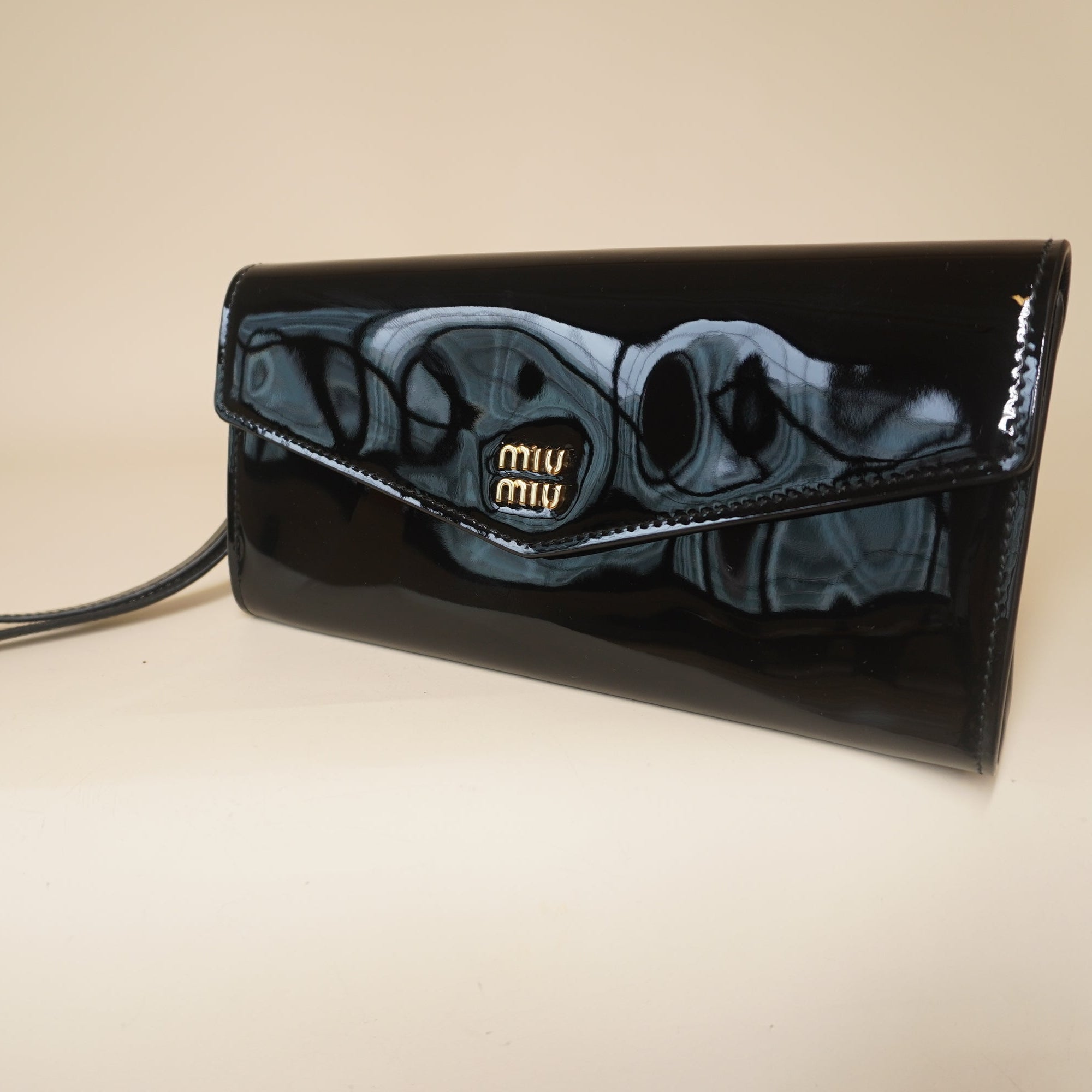 PRE-OWNED Vernis Black Wallet Clutch
