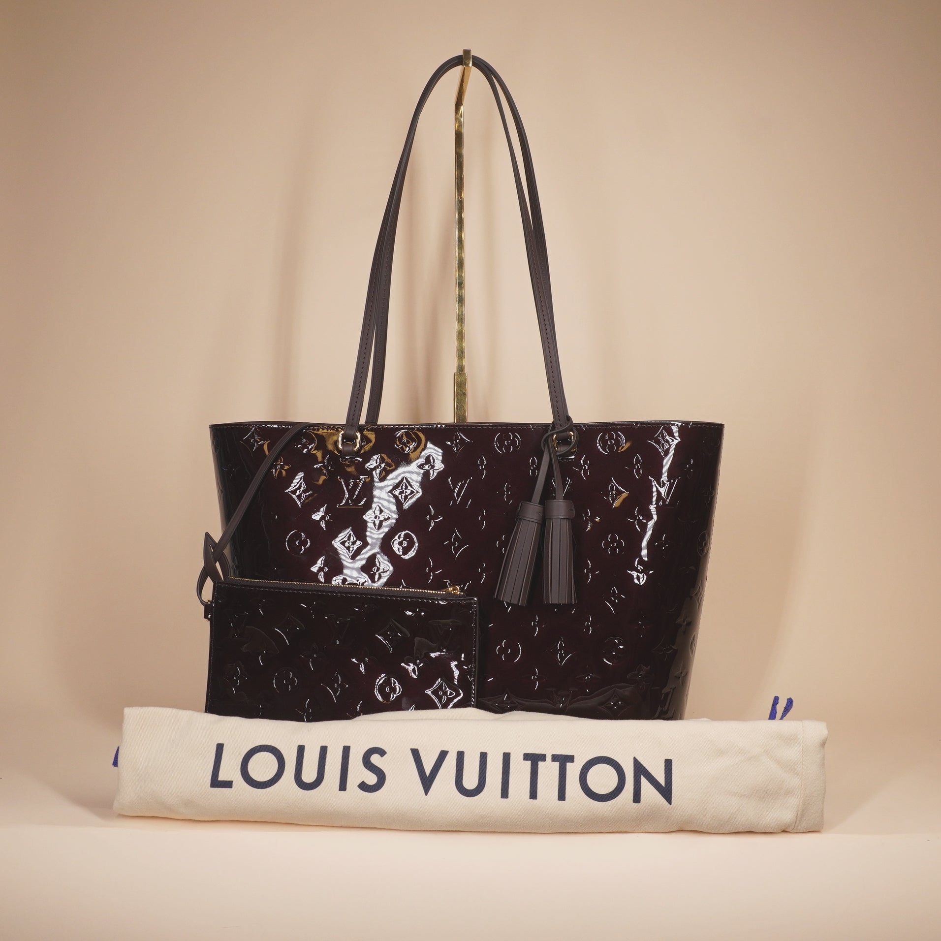 PRE-OWNED LV Amarante Vernis Long Beach MM Shoulder Bag