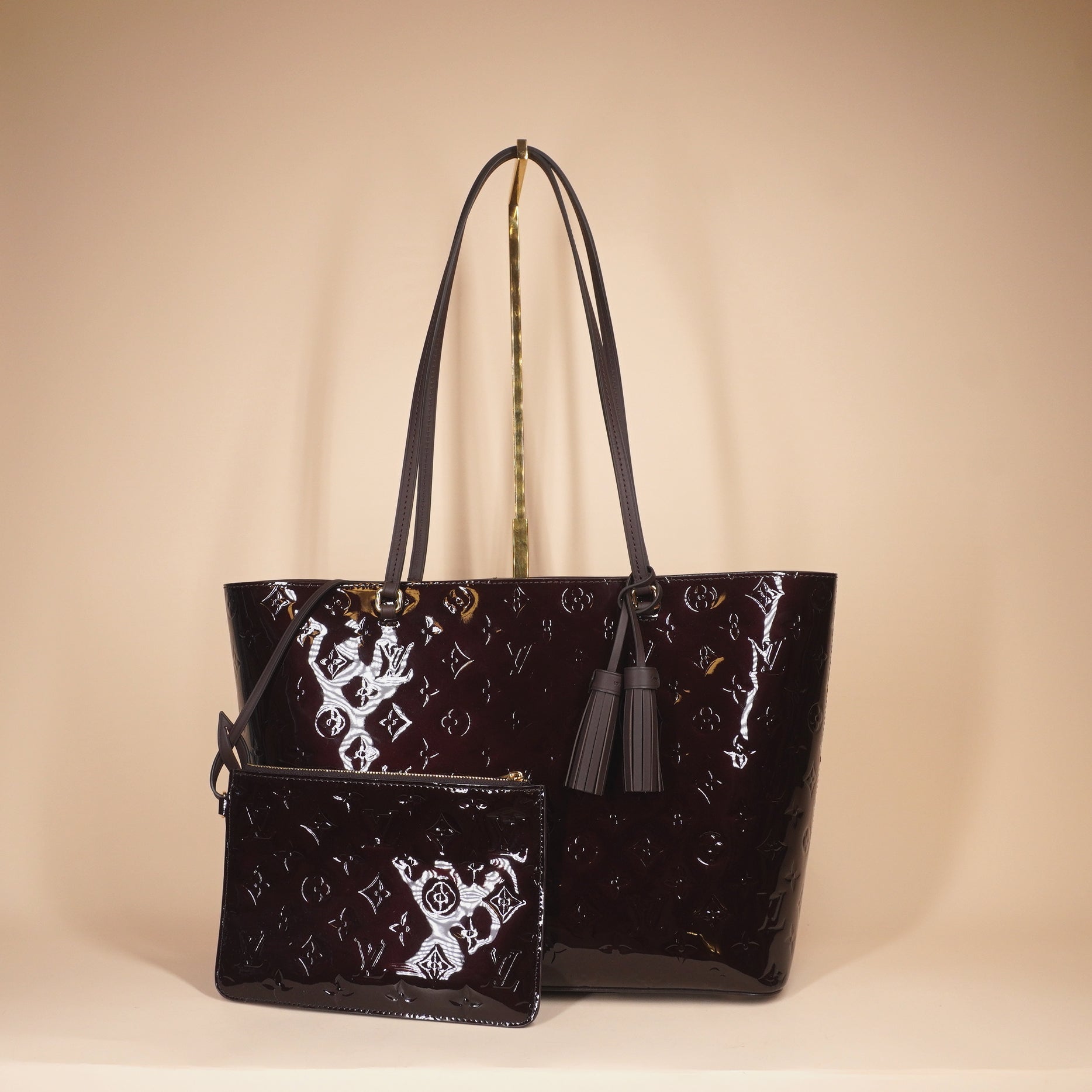 PRE-OWNED LV Amarante Vernis Long Beach MM Shoulder Bag