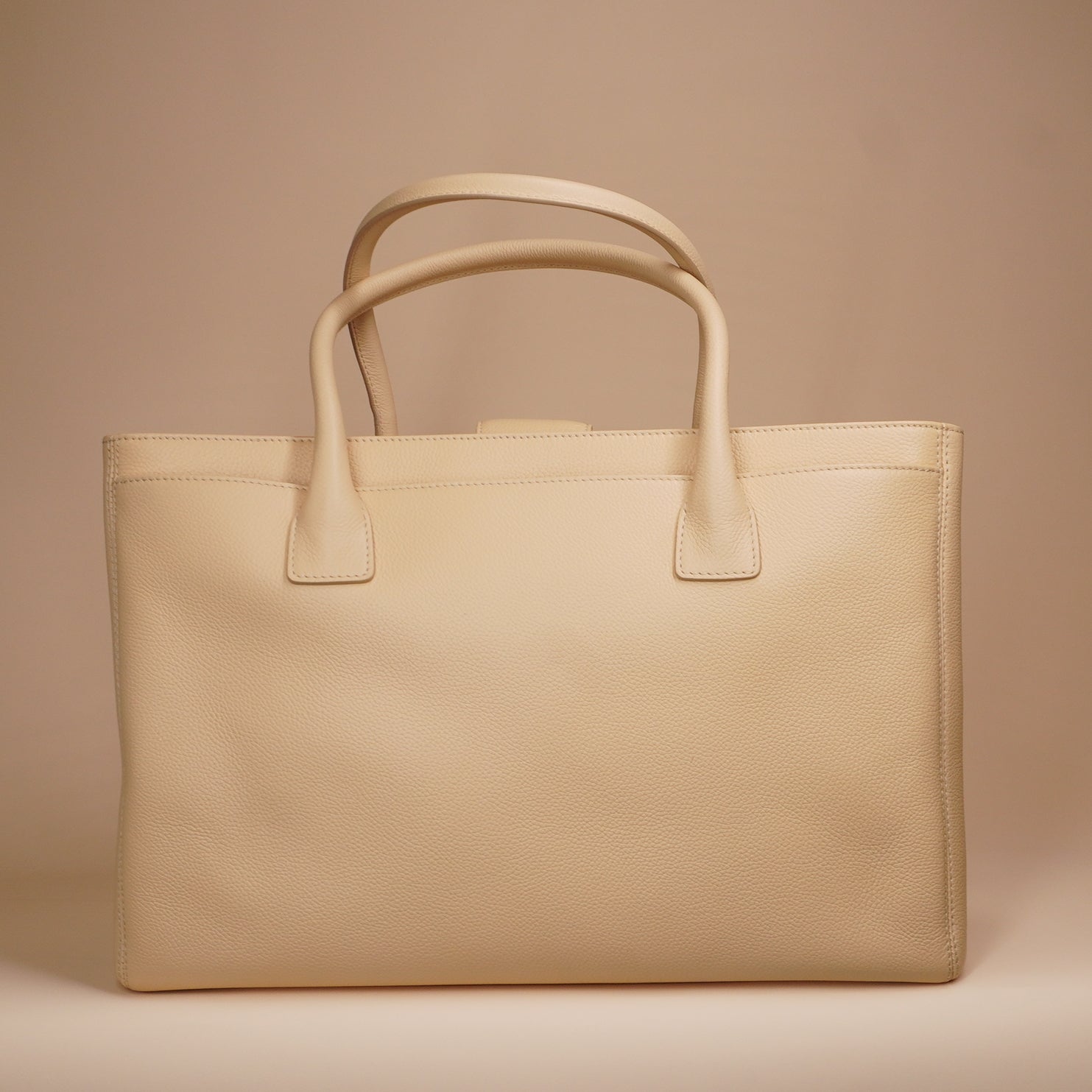 PRE-OWNED CC Calfskin Cerf Executive Shopper Tote Beige Clair