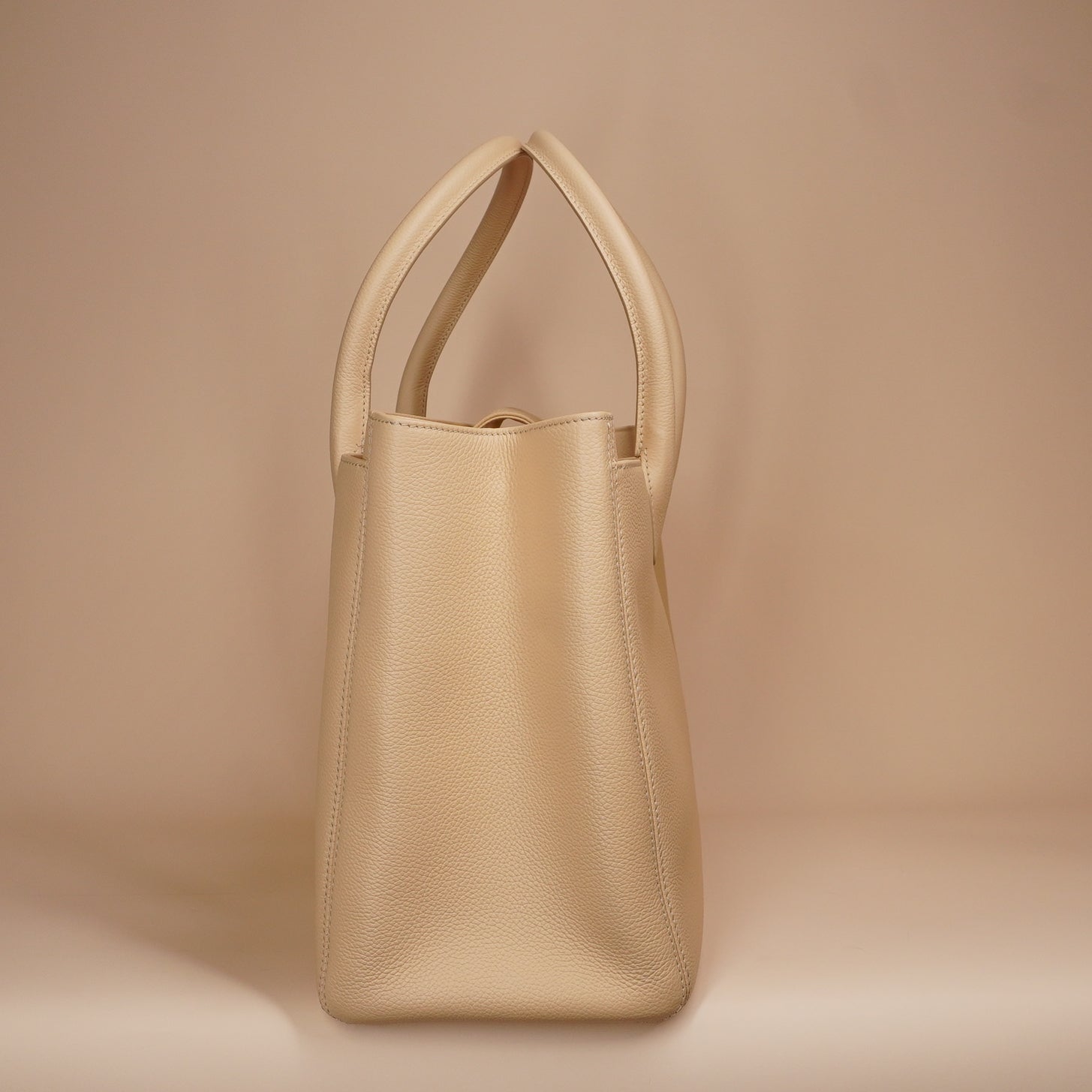 PRE-OWNED CC Calfskin Cerf Executive Shopper Tote Beige Clair