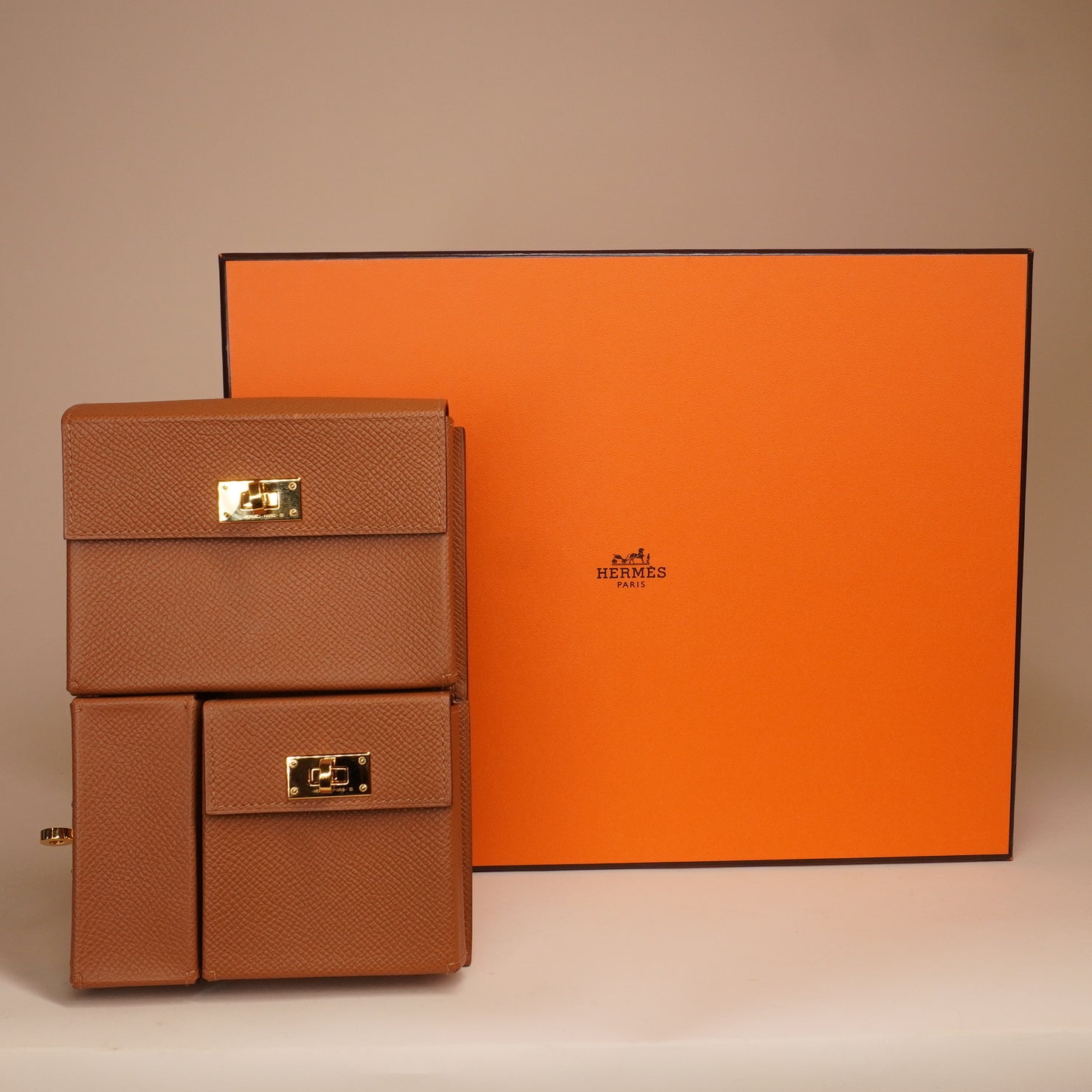 PRE-OWNED Epsom Kelly Multi Pocket Pochette To Go