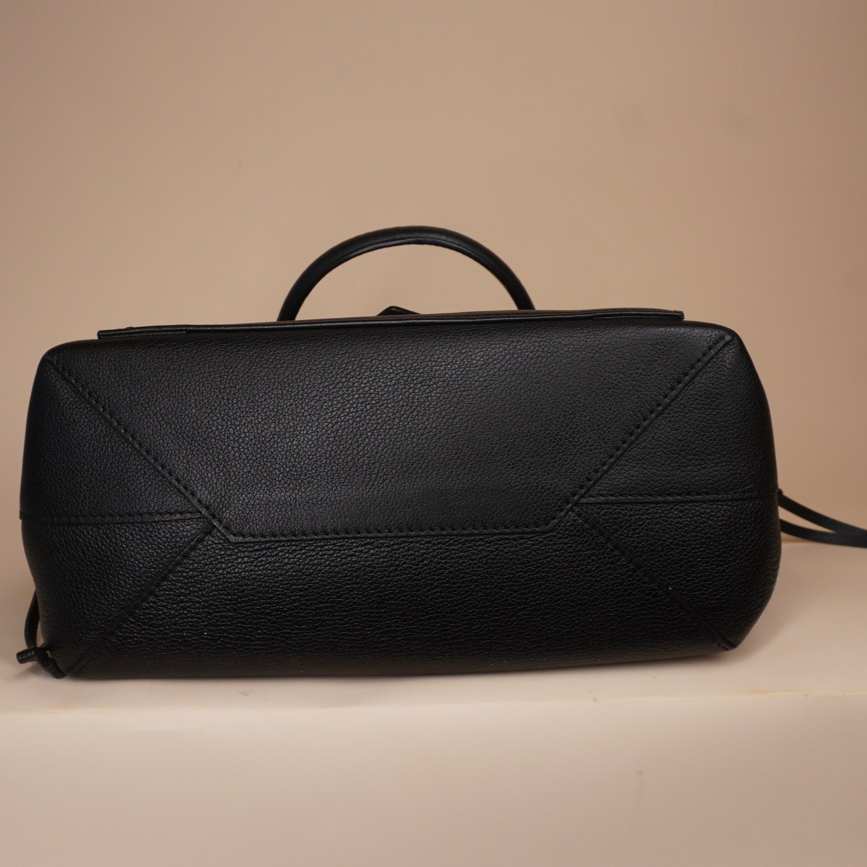 PRE-OWNED LV Black Calfskin Leather Lockme MM Bag