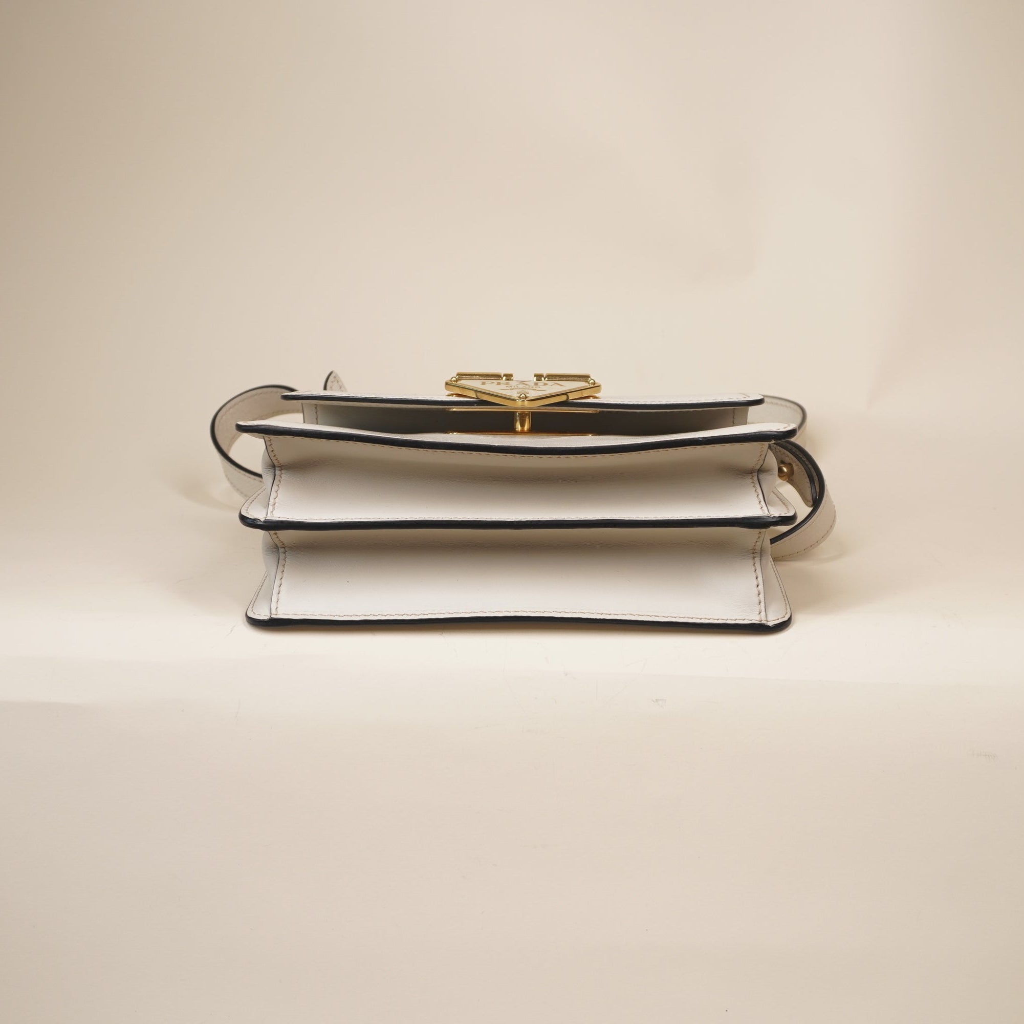 PRE-OWNED White Flip Lock Shoulder Bag Saffiano Leather