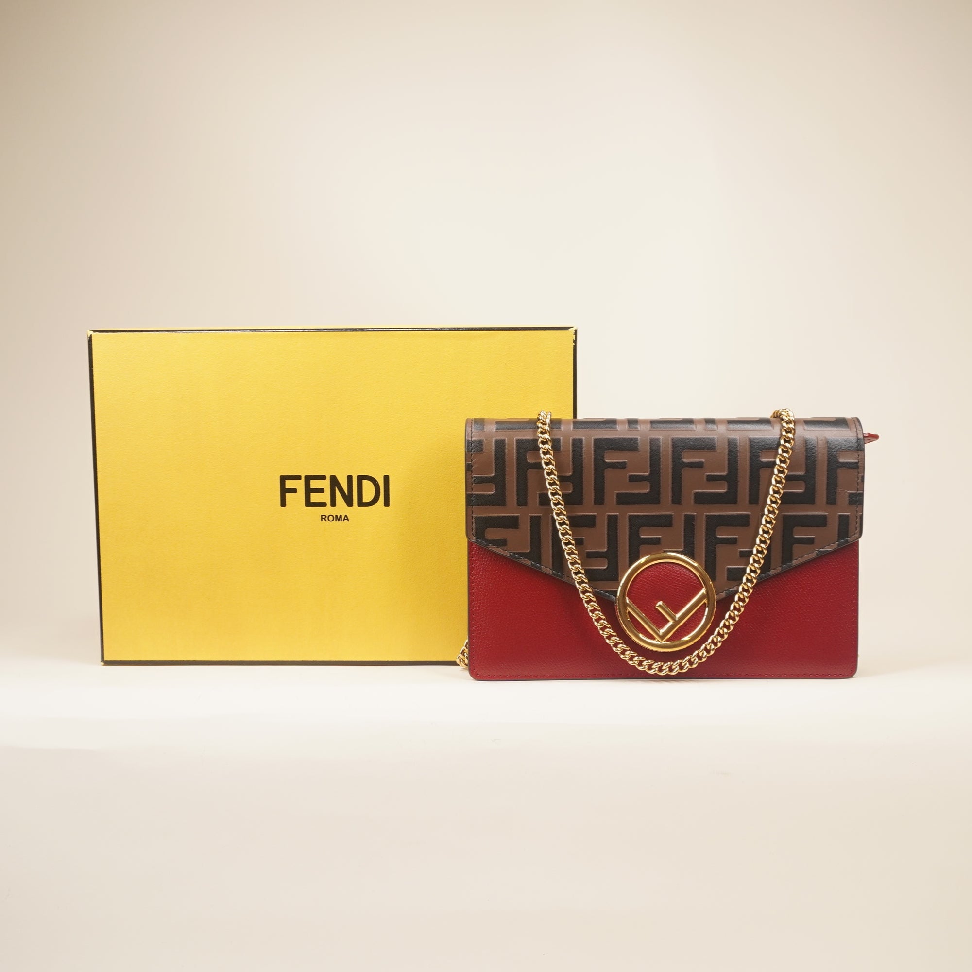 PRE-OWNED Vitello Cruise FF 1974 Embossed Medium Envelope Wallet On Chain Fragola Maya