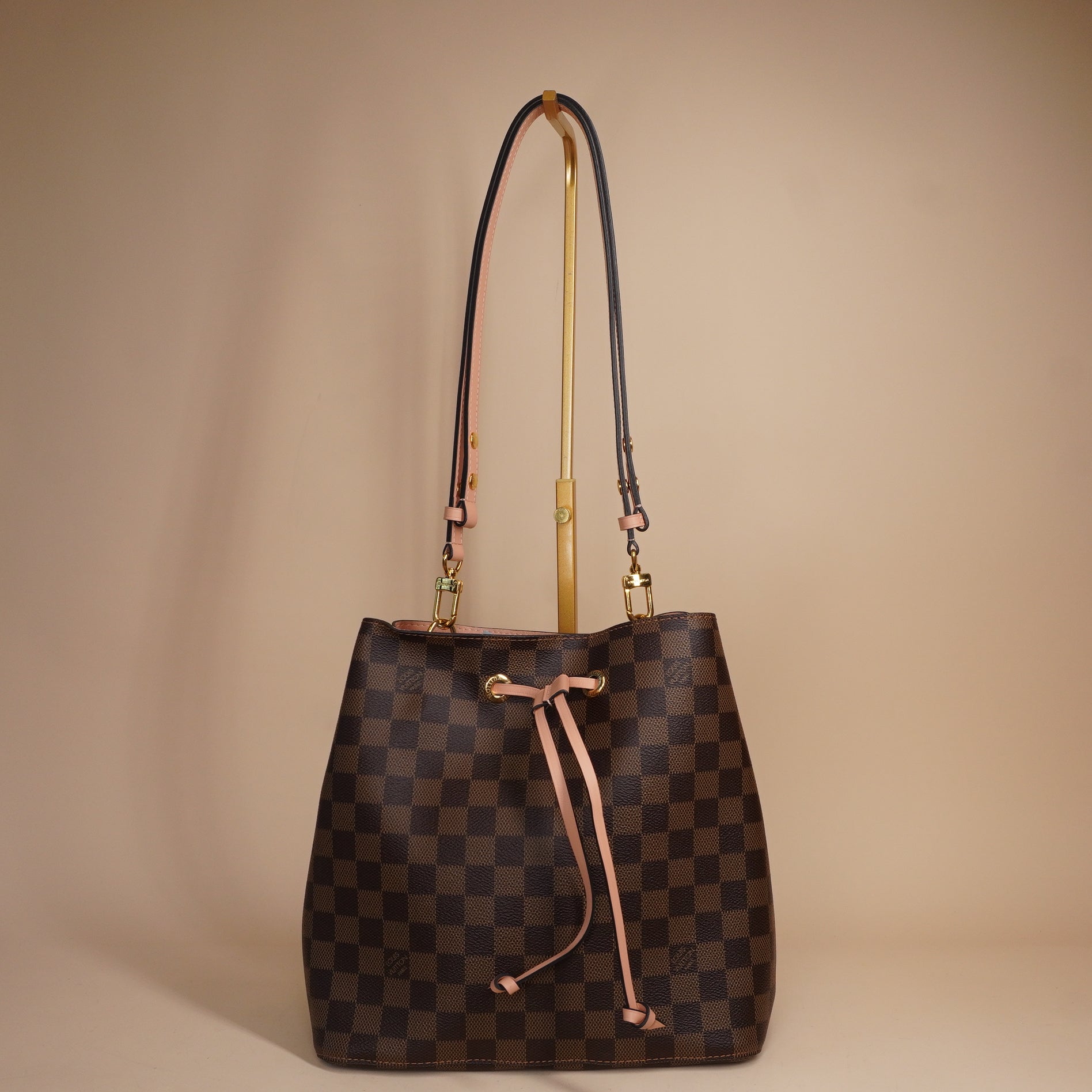 PRE-OWNED LV Venus Pink Damier Ebene Neonoe MM Shoulder Bag