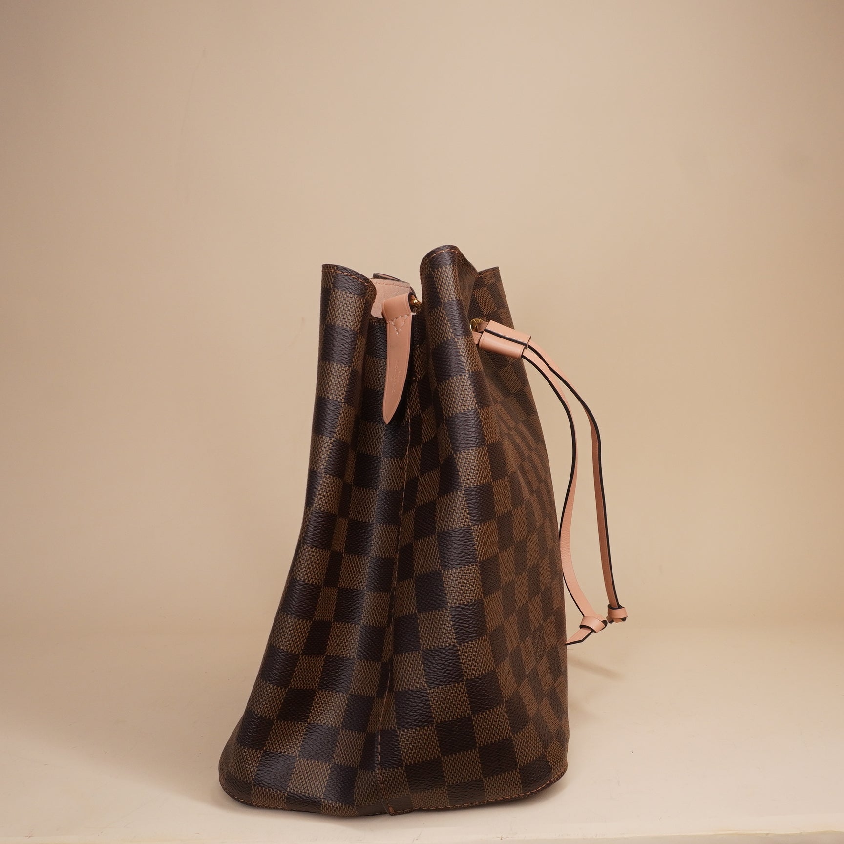 PRE-OWNED LV Venus Pink Damier Ebene Neonoe MM Shoulder Bag