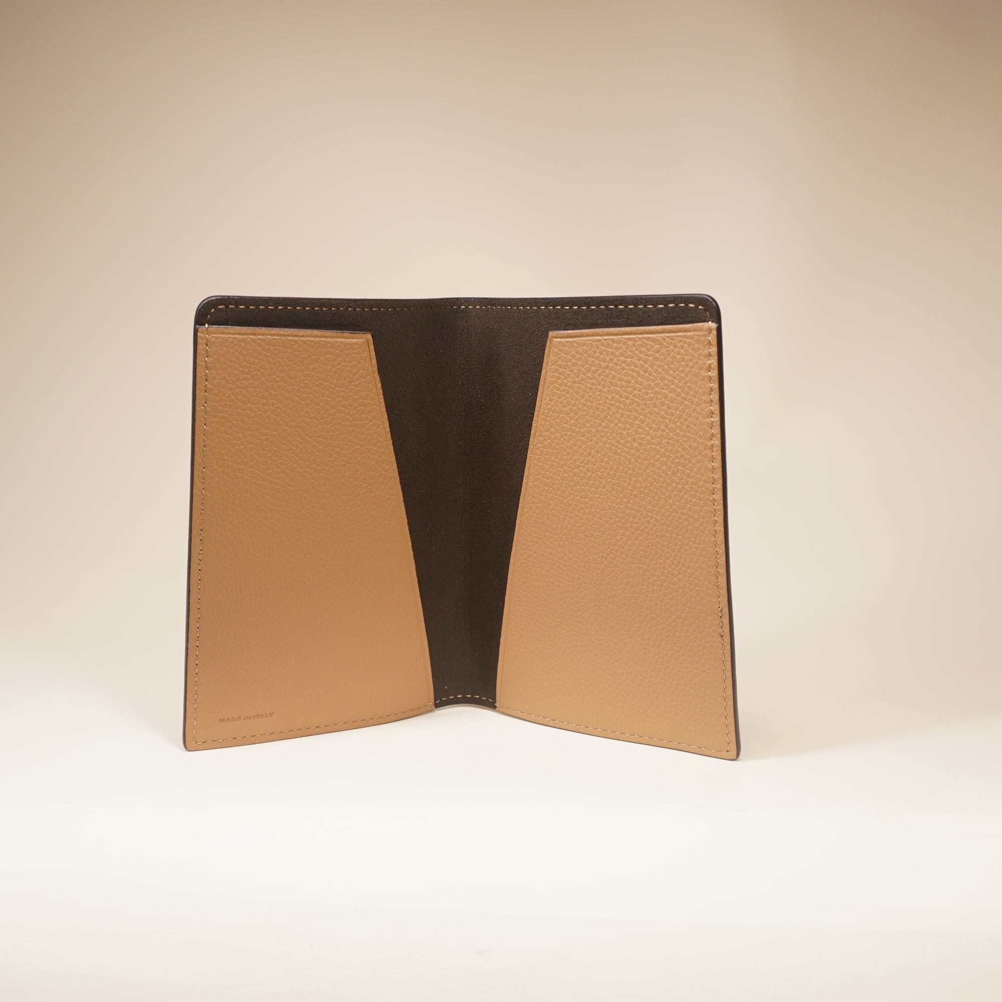 PRE-OWNED Passport Cover Light Brown Leather