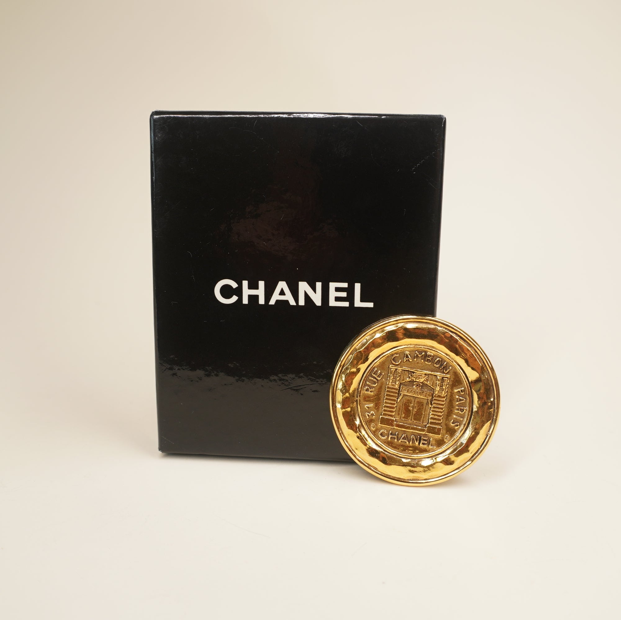 PRE-OWNED CC Gold Hardware Brooch