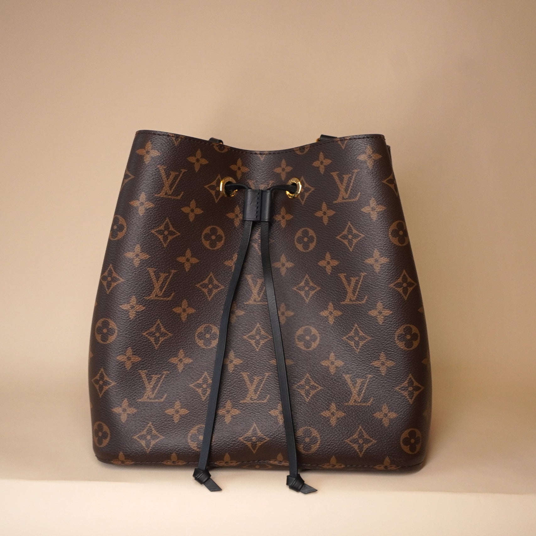 PRE-OWNED LV Monogram Neonoe MM Black