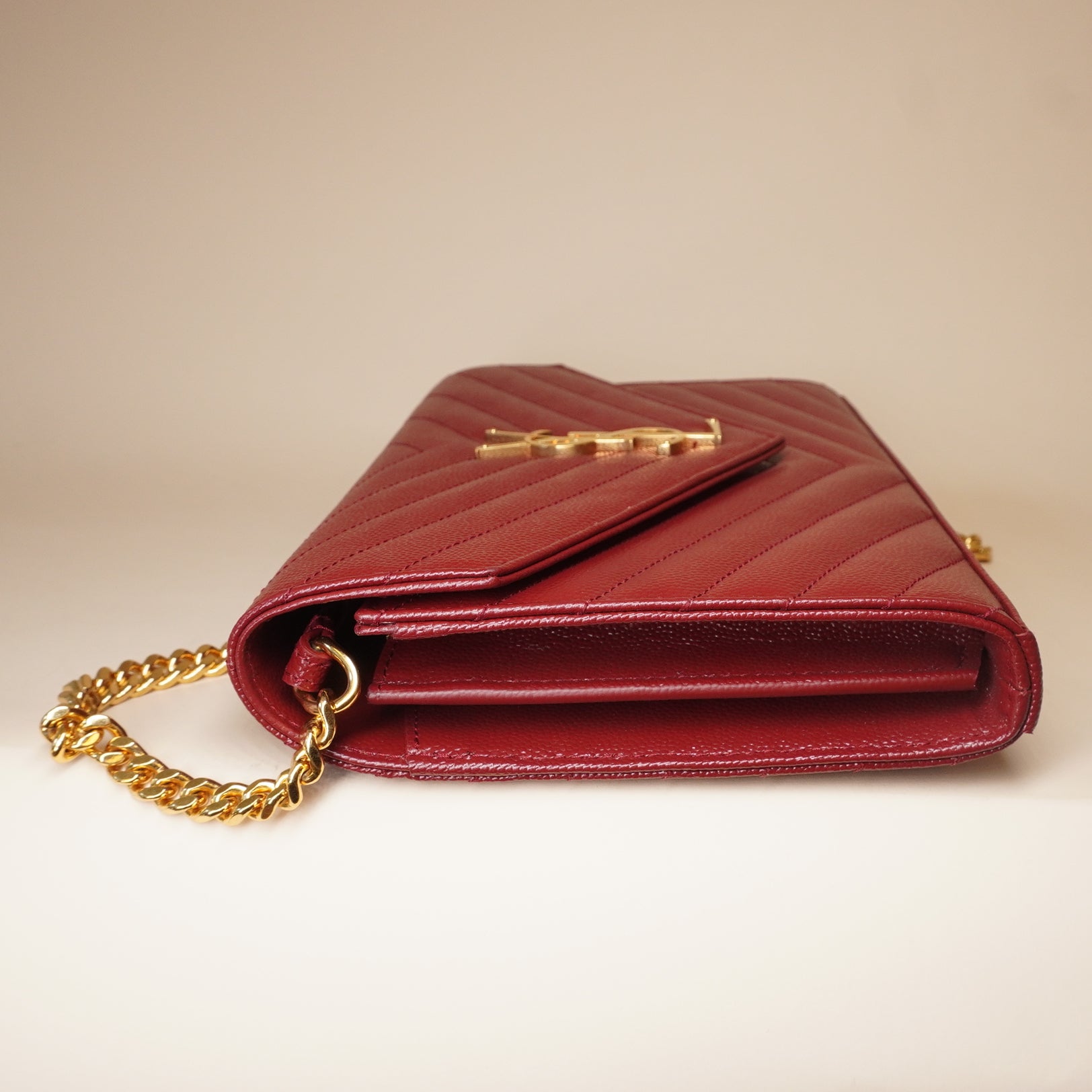 PRE-OWNED Red Grain De Poudre Matelasse Chevron Envelope Shoulder Bag