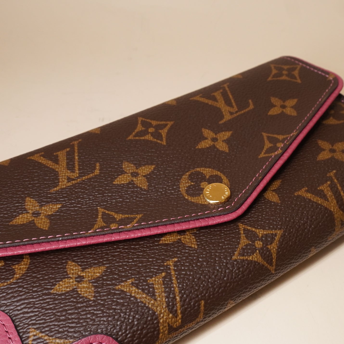 PRE-OWNED LV Monogram Canvas Pink Sarah Retiro Wallet