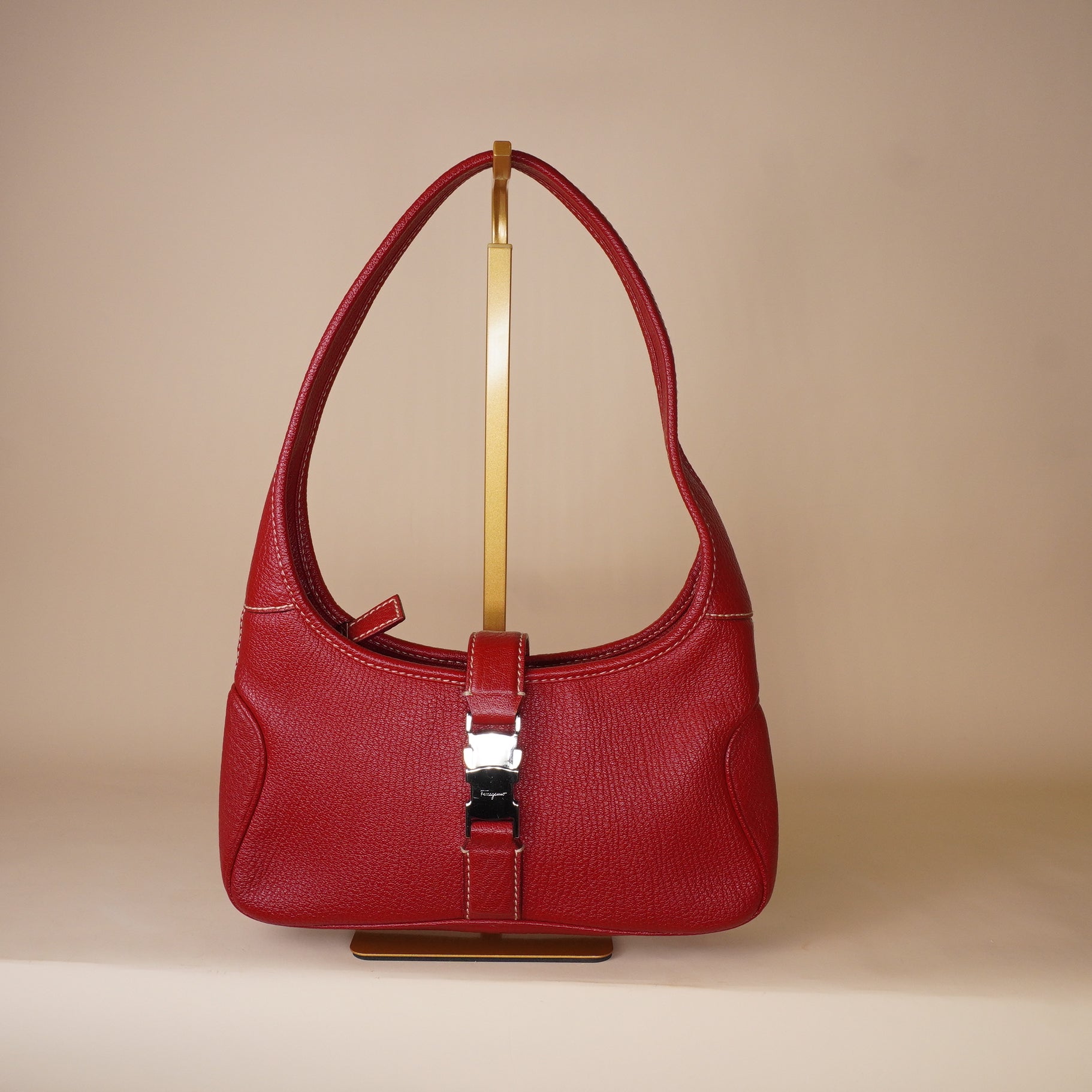 PRE-OWNED Vara Red Leather Shoulder Bag