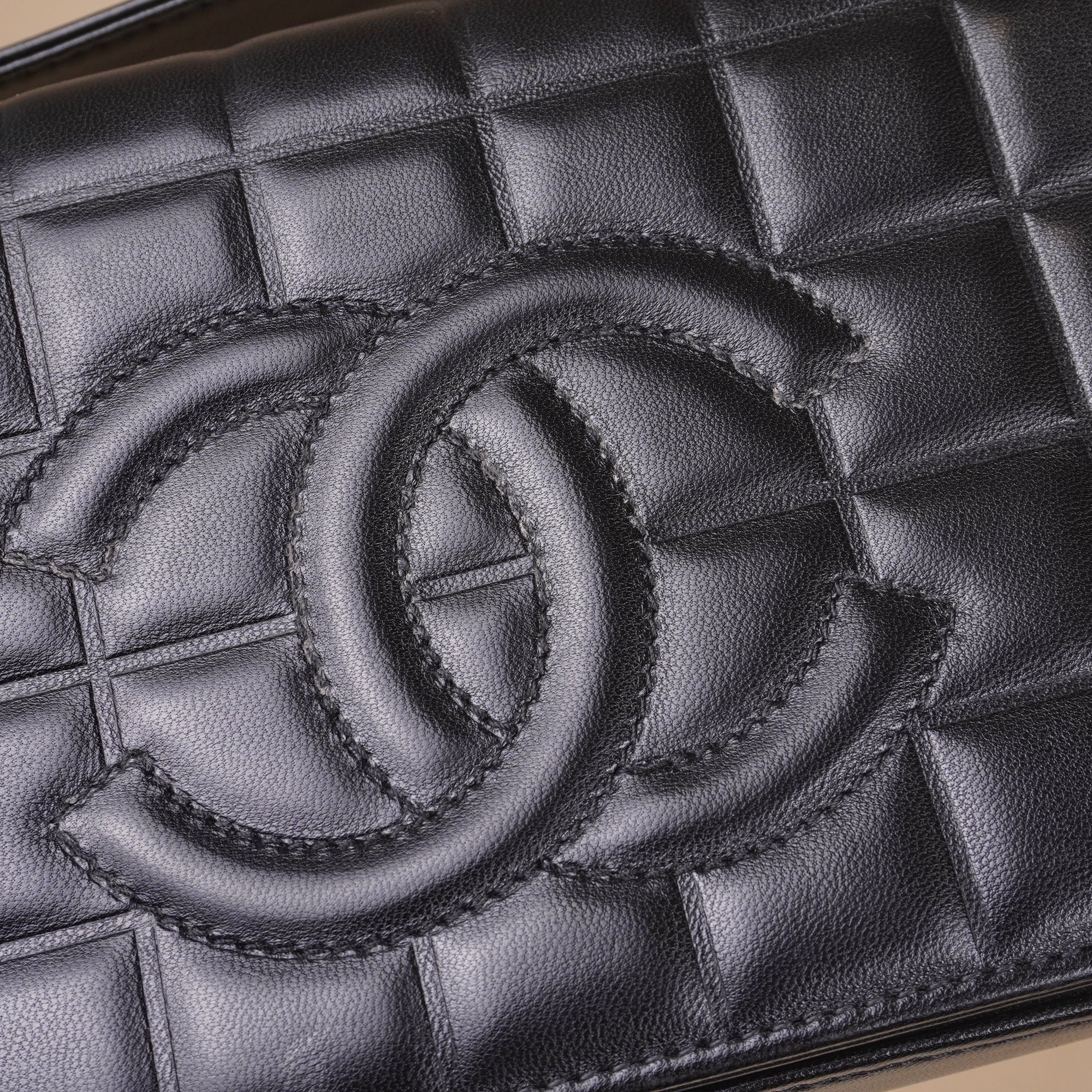 PRE-OWNED CC Lambskin Quilted Chocolate Bar Flap Black