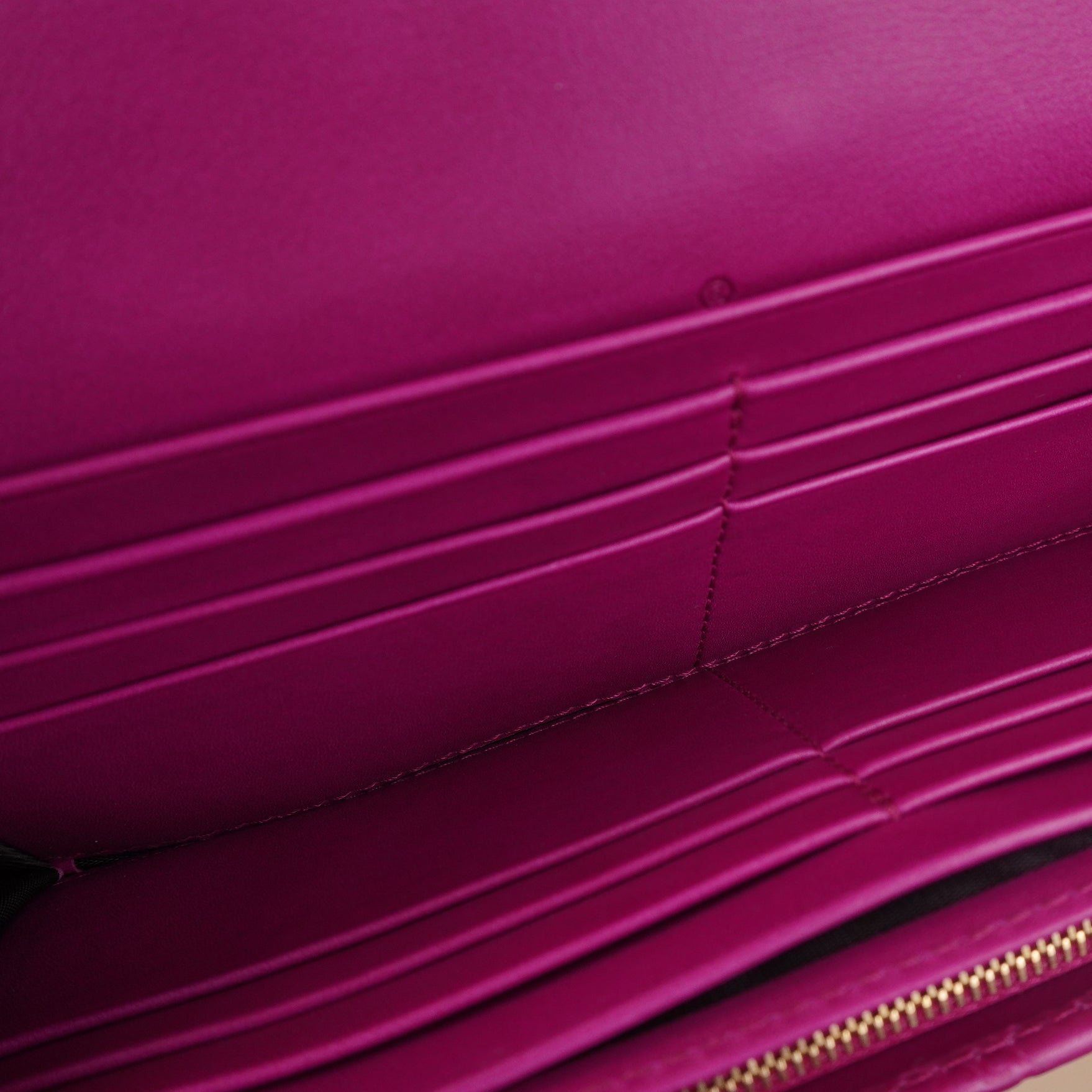 PRE-OWNED GG Fuchsia Microguccissima Leather Wallet-Chain Clutch Bag