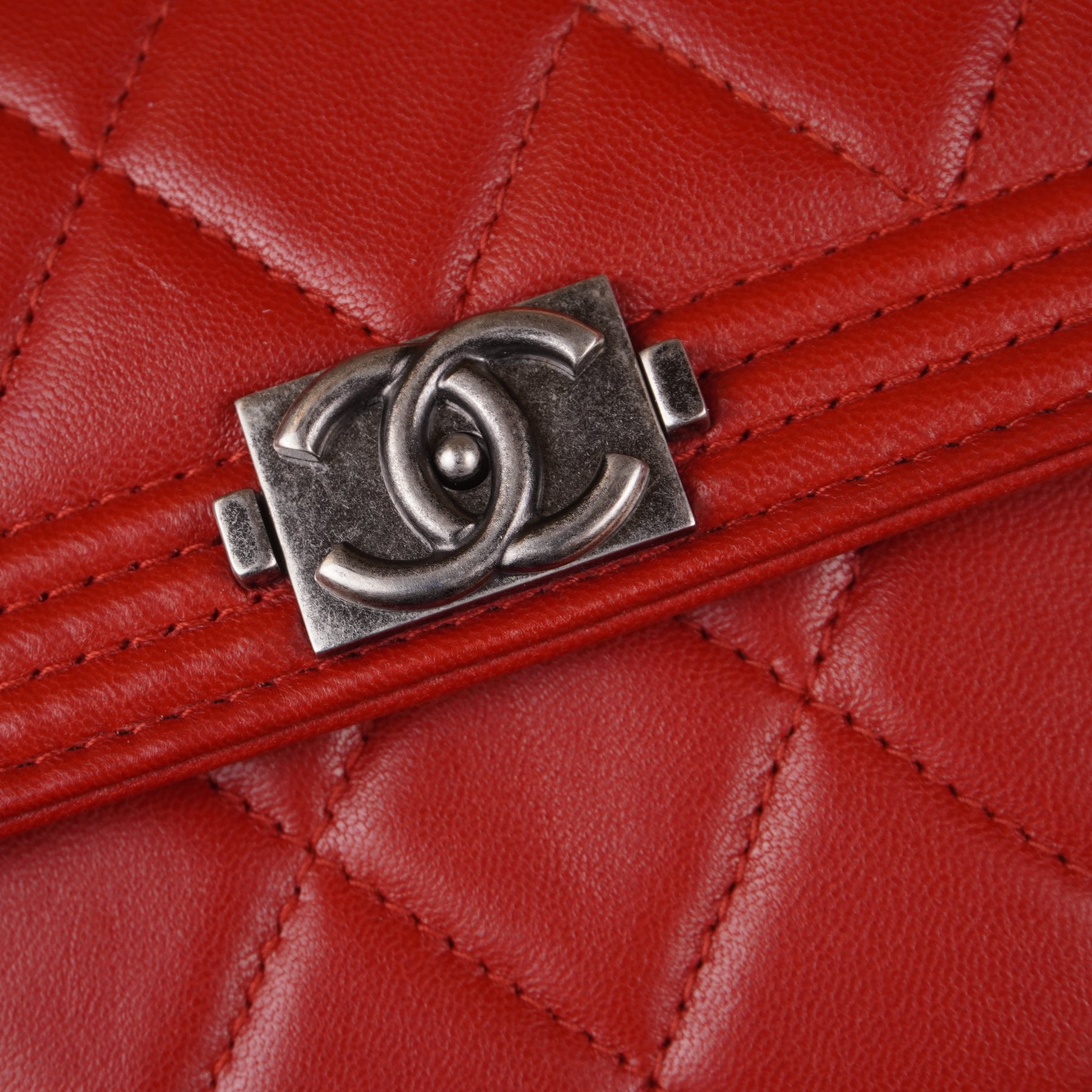 PRE-OWNED CC Chanel Red Quilted Leather Large Boy Gusset Flap Wallet