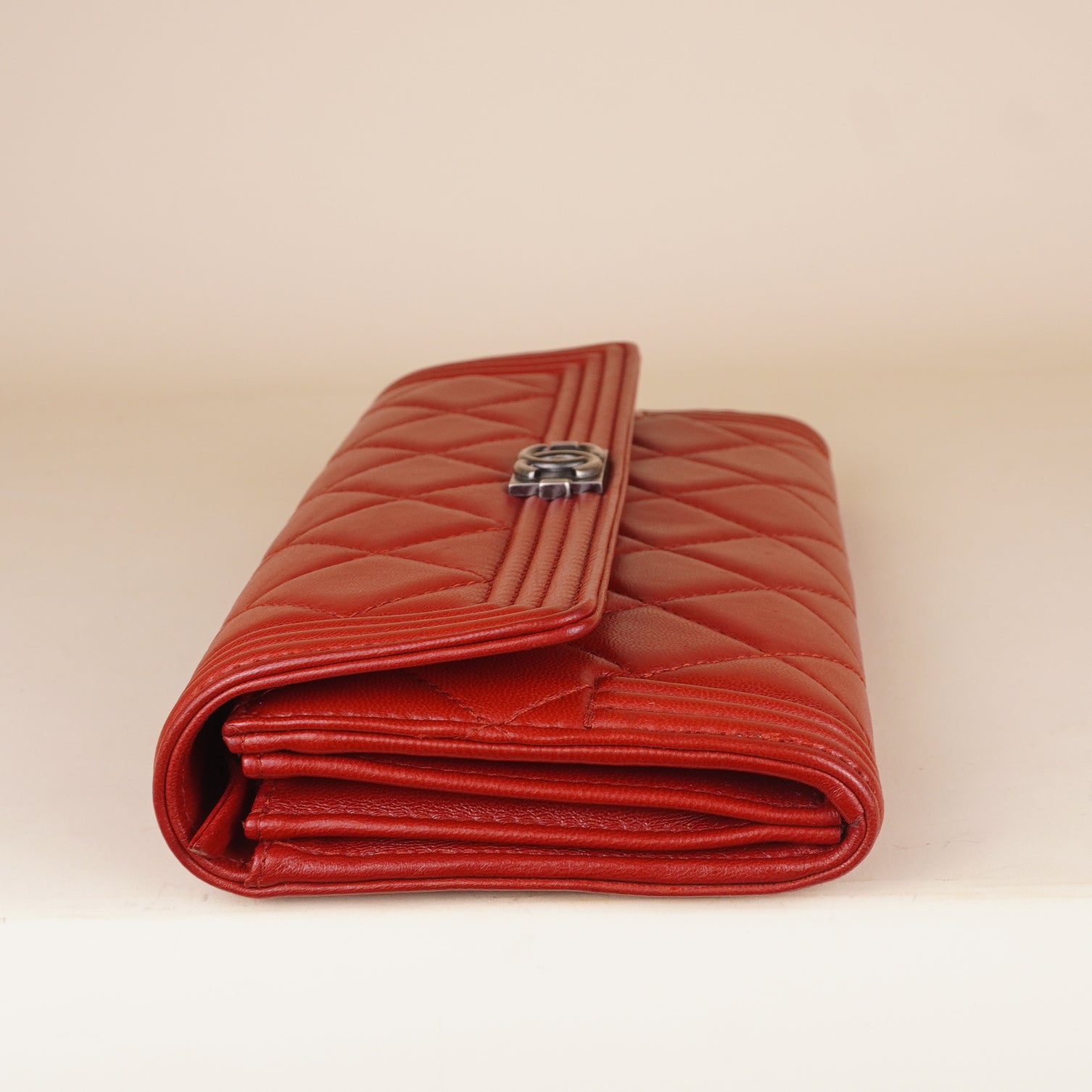PRE-OWNED CC Chanel Red Quilted Leather Large Boy Gusset Flap Wallet