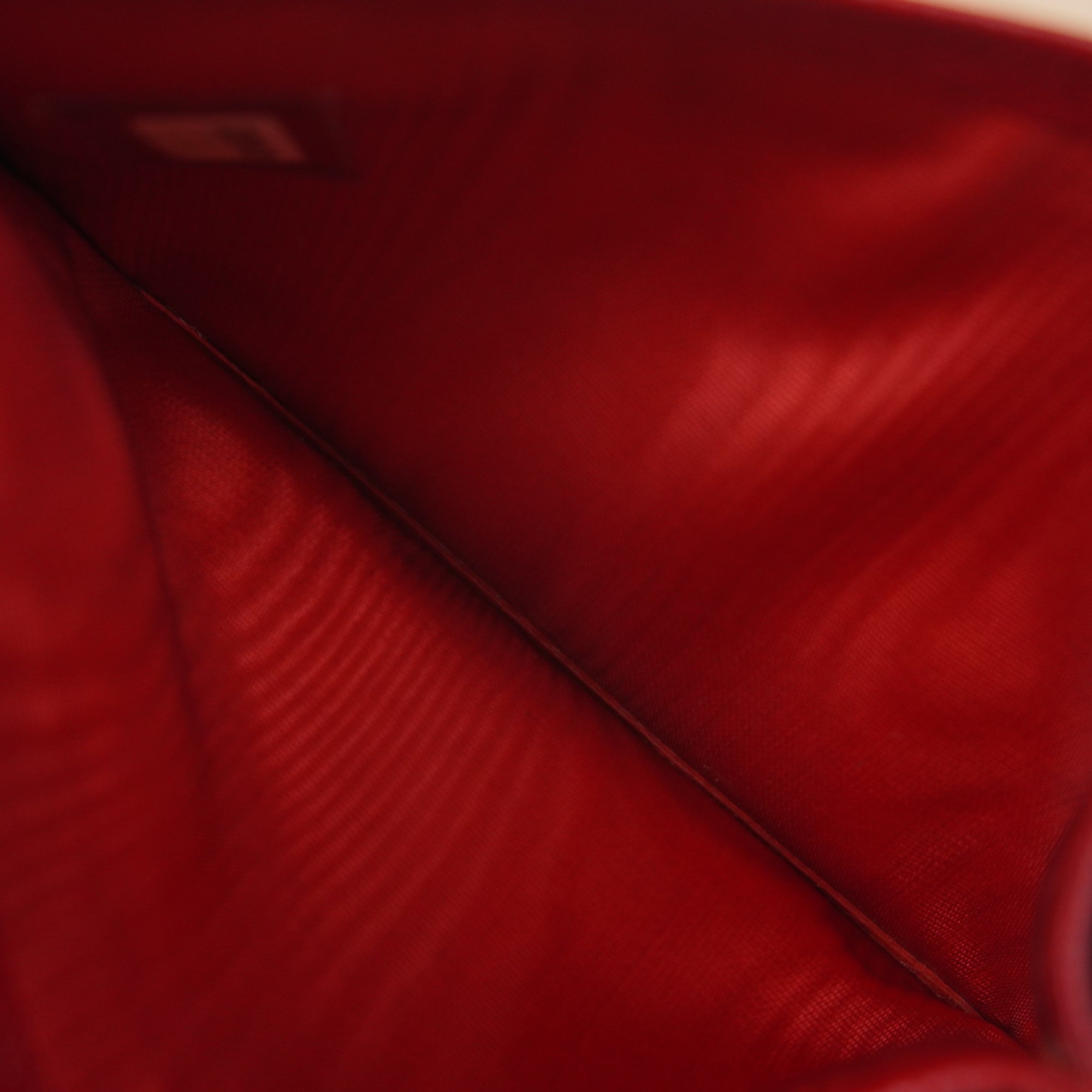 PRE-OWNED CC Vintage Red Leather Card Holder