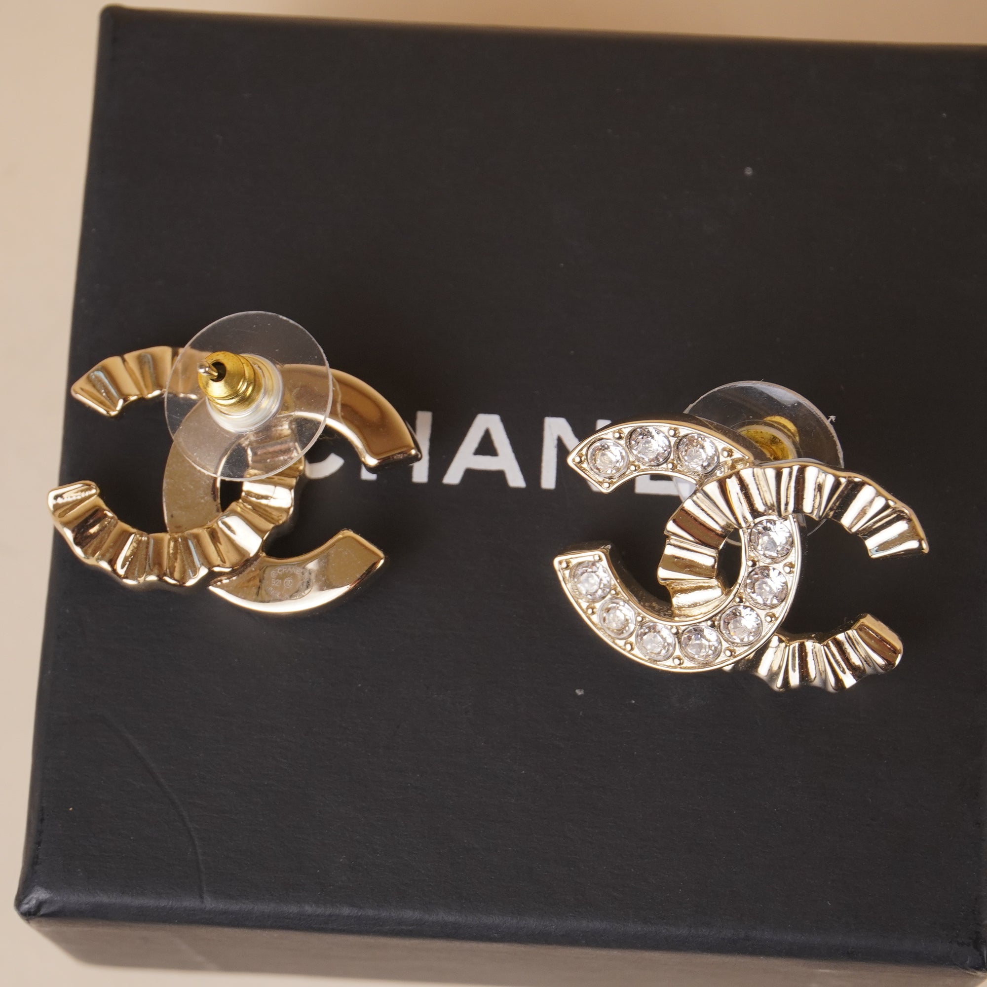 PRE-OWNED CC Metal Stud Earrings Women's
