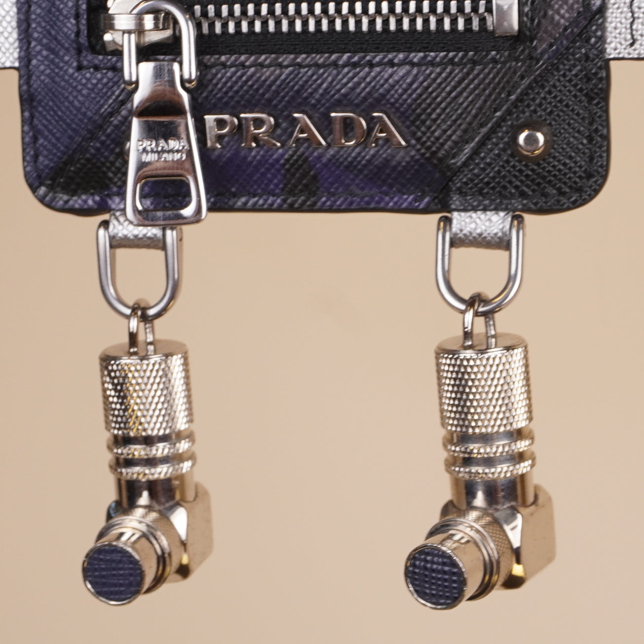 PRE-OWNED Robot Metal Keychain Charm