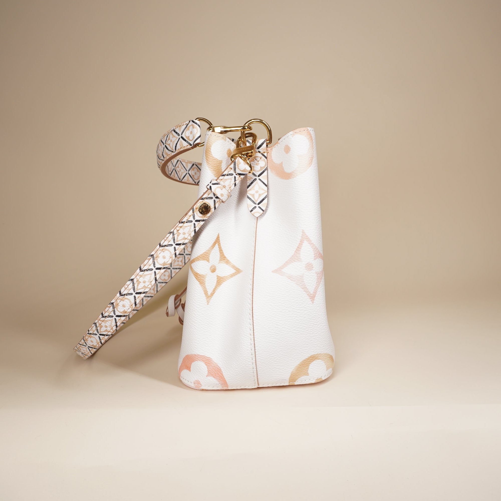 PRE-OWNED LV Neonoe BB Monogram White Coated Canvas Shoulder Bag