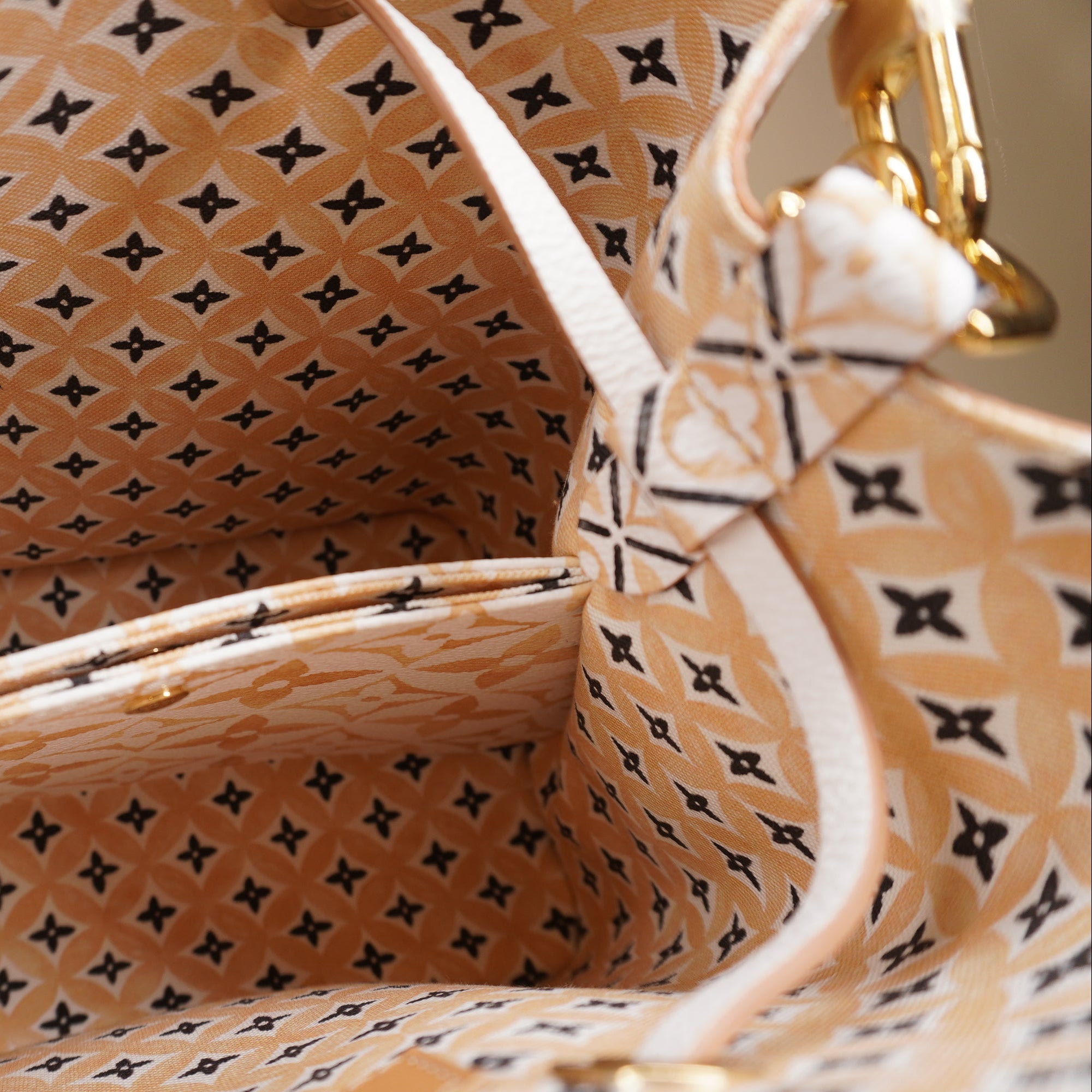 PRE-OWNED LV Neonoe BB Monogram White Coated Canvas Shoulder Bag