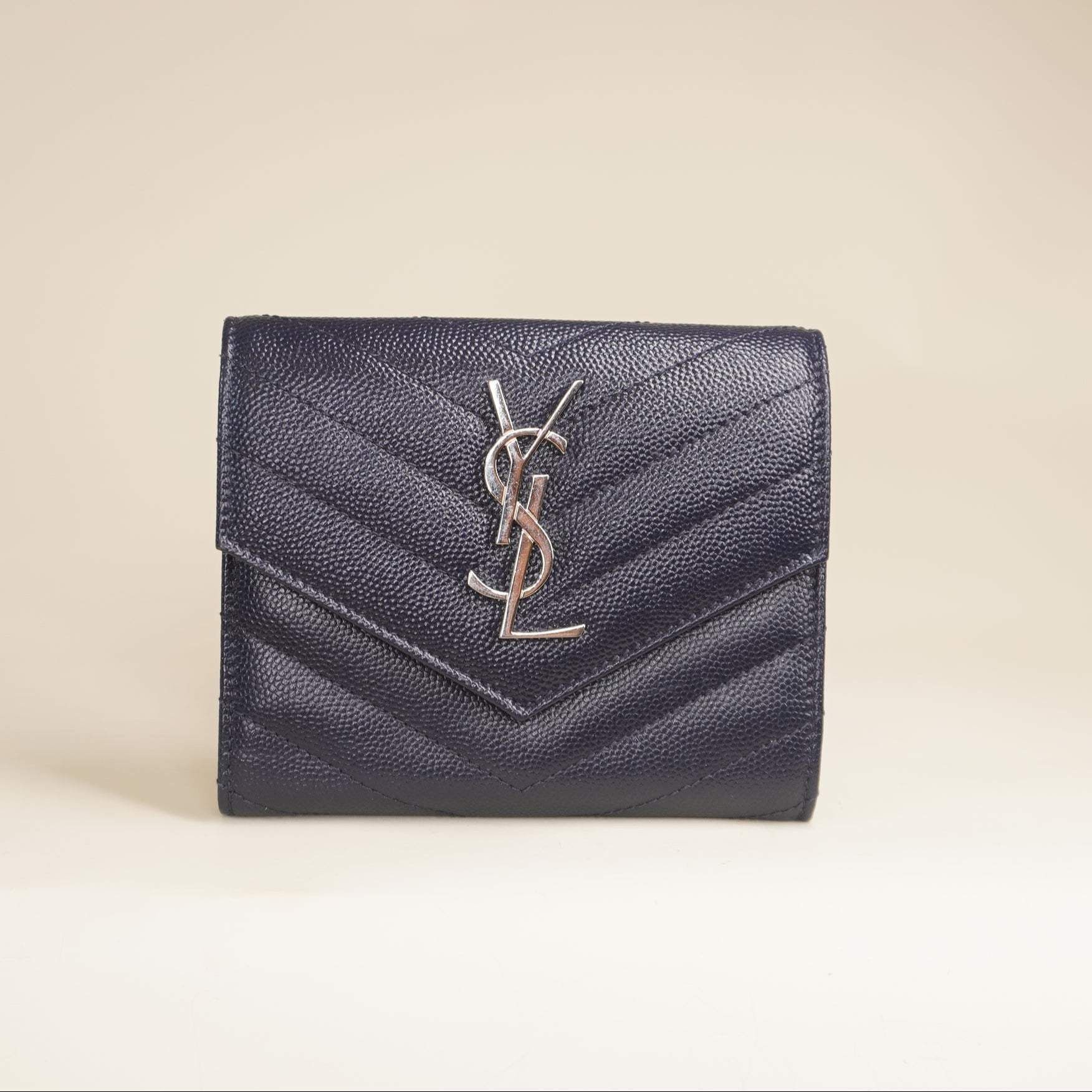 PRE-OWNED Grain De Poudre Matelasse Chevron Small Monogram Passport Case