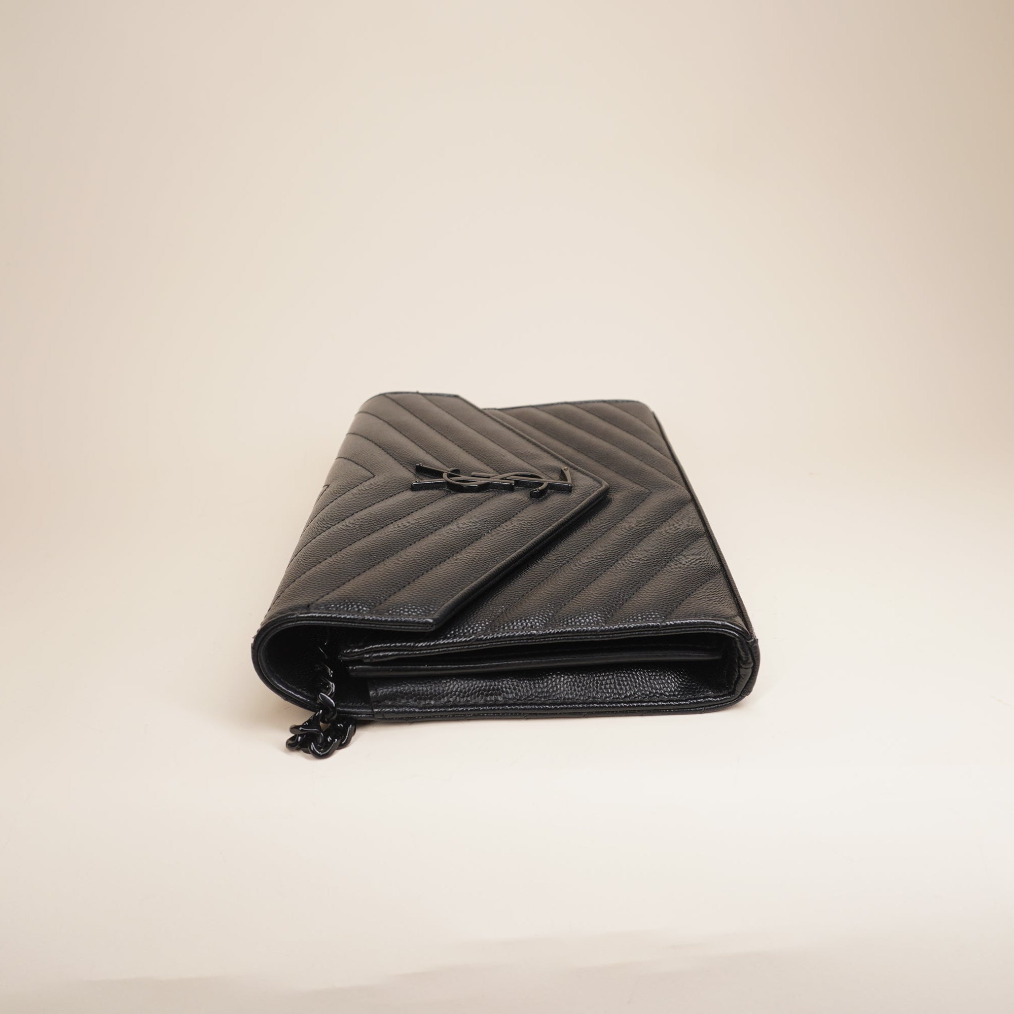 PRE-OWNED Grain De Poudre Matelasse Chevron Monogram Monochrome Chain Wallet