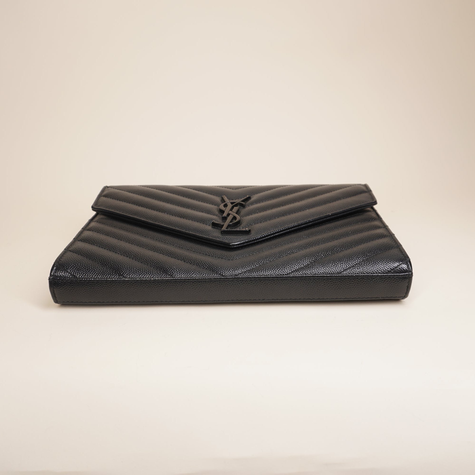 PRE-OWNED Grain De Poudre Matelasse Chevron Monogram Monochrome Chain Wallet