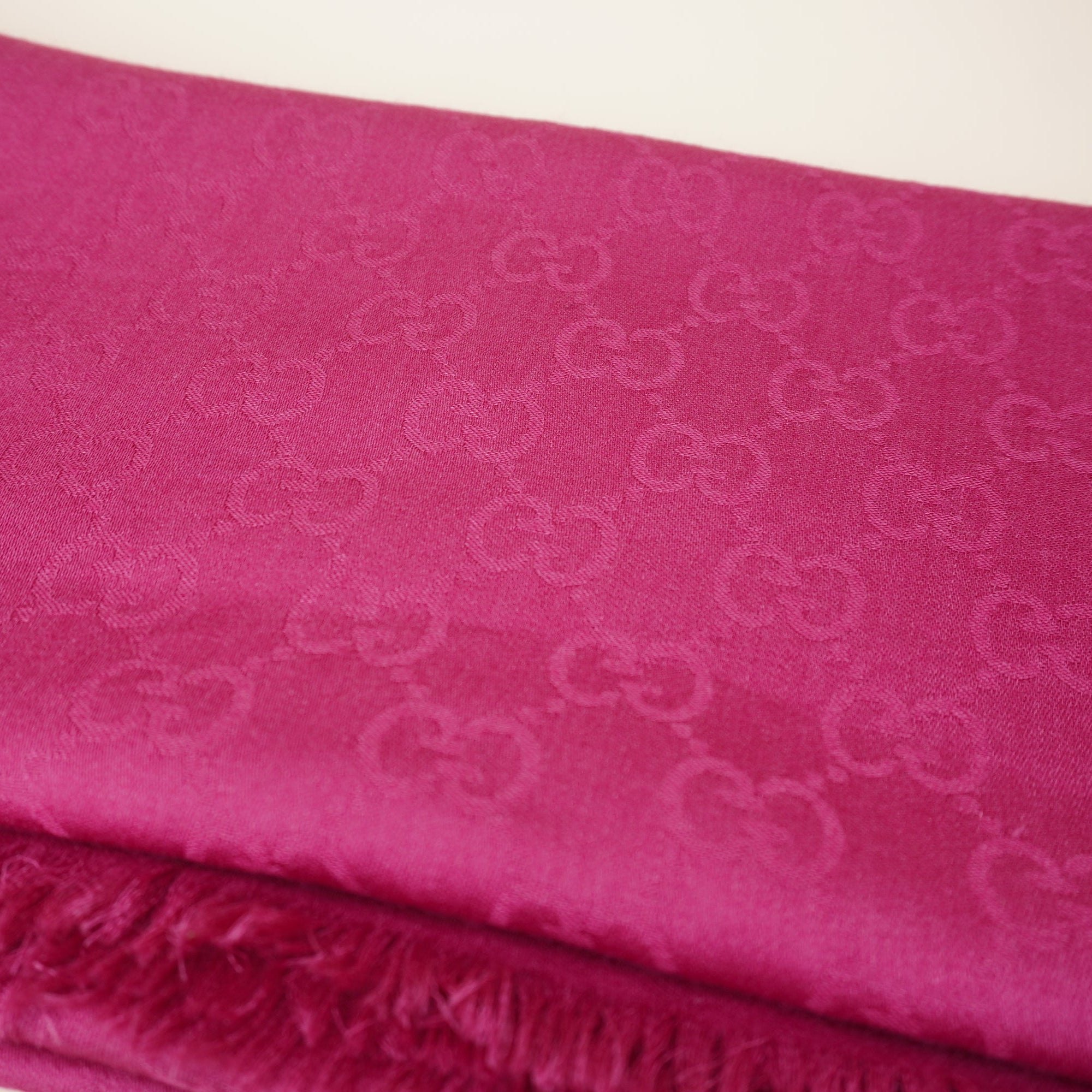 PRE-OWNED Scarf Monogram classic GG Fuschia
