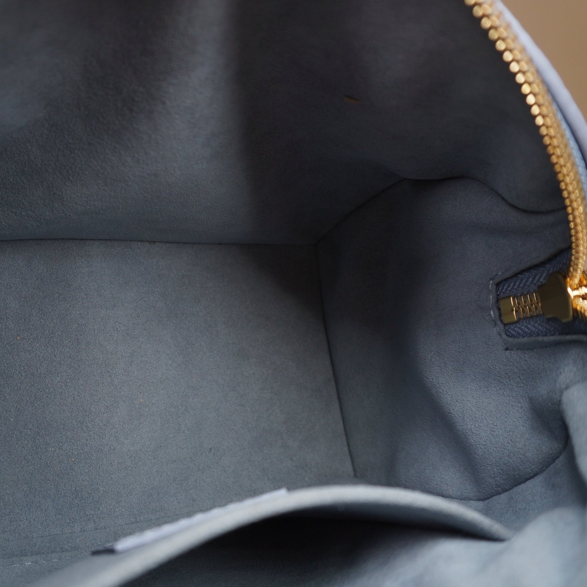 PRE-OWNED LV Empreinte Monogram Giant Speedy Bandouliere 20 Blue Hour