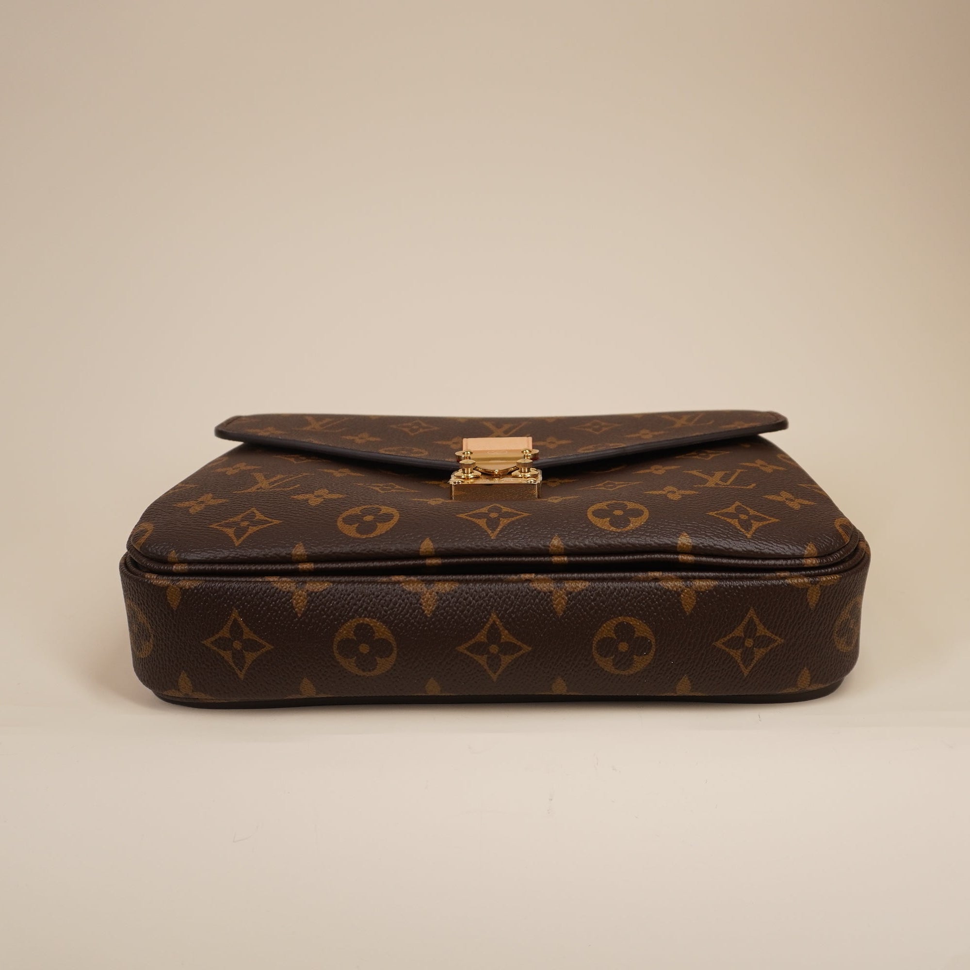 PRE-OWNED LV Metis Pochette Monogram Canvas Shoulder Bag
