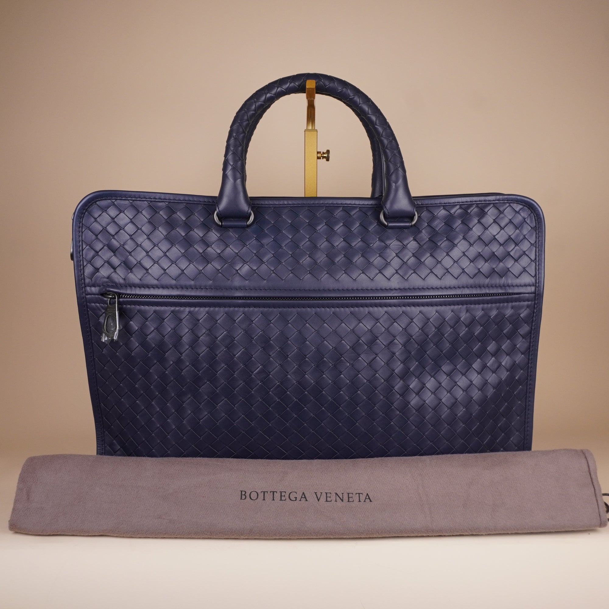 PRE-OWNED BV Leggero 2-Way Briefcase Blue Intrecciato Leather