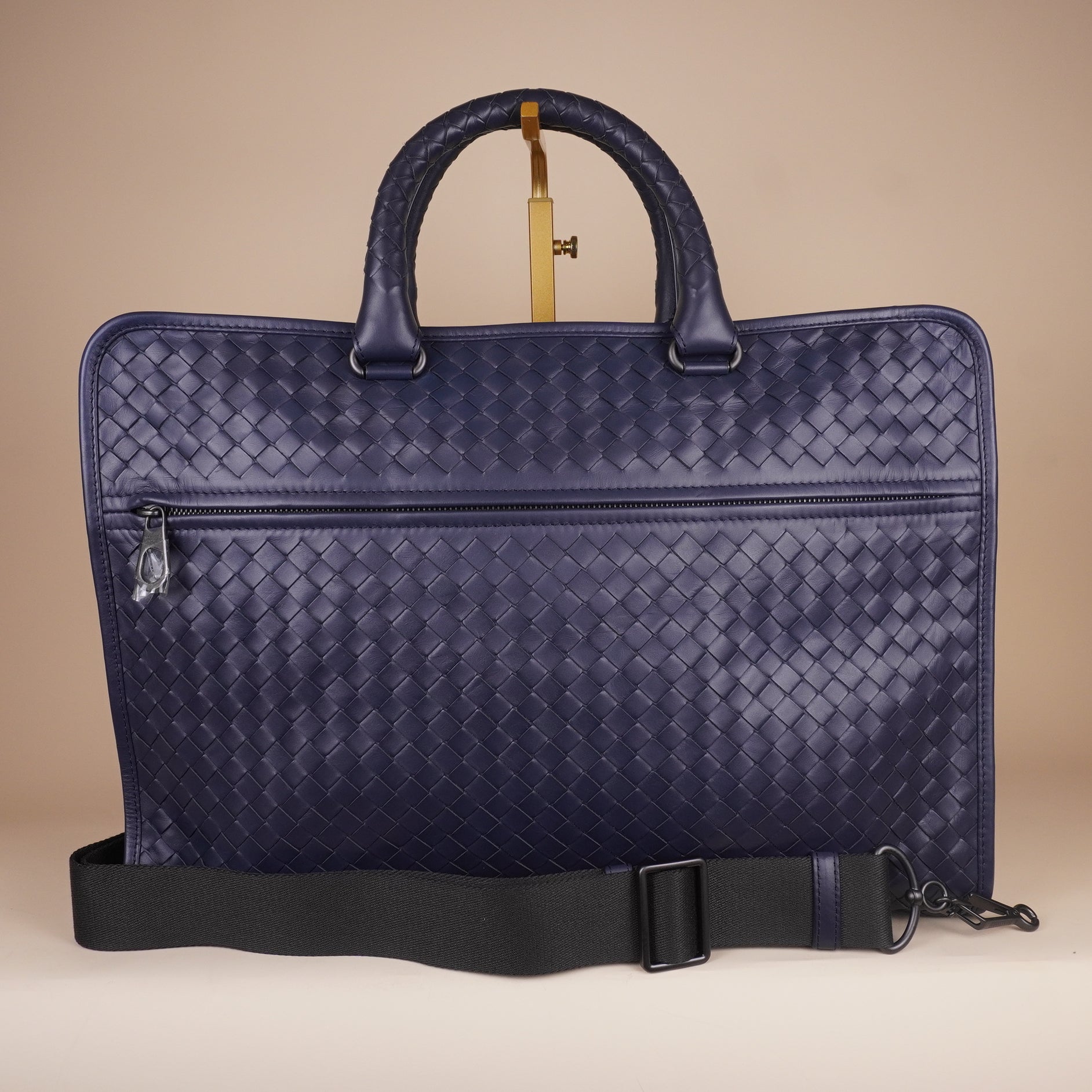 PRE-OWNED BV Leggero 2-Way Briefcase Blue Intrecciato Leather