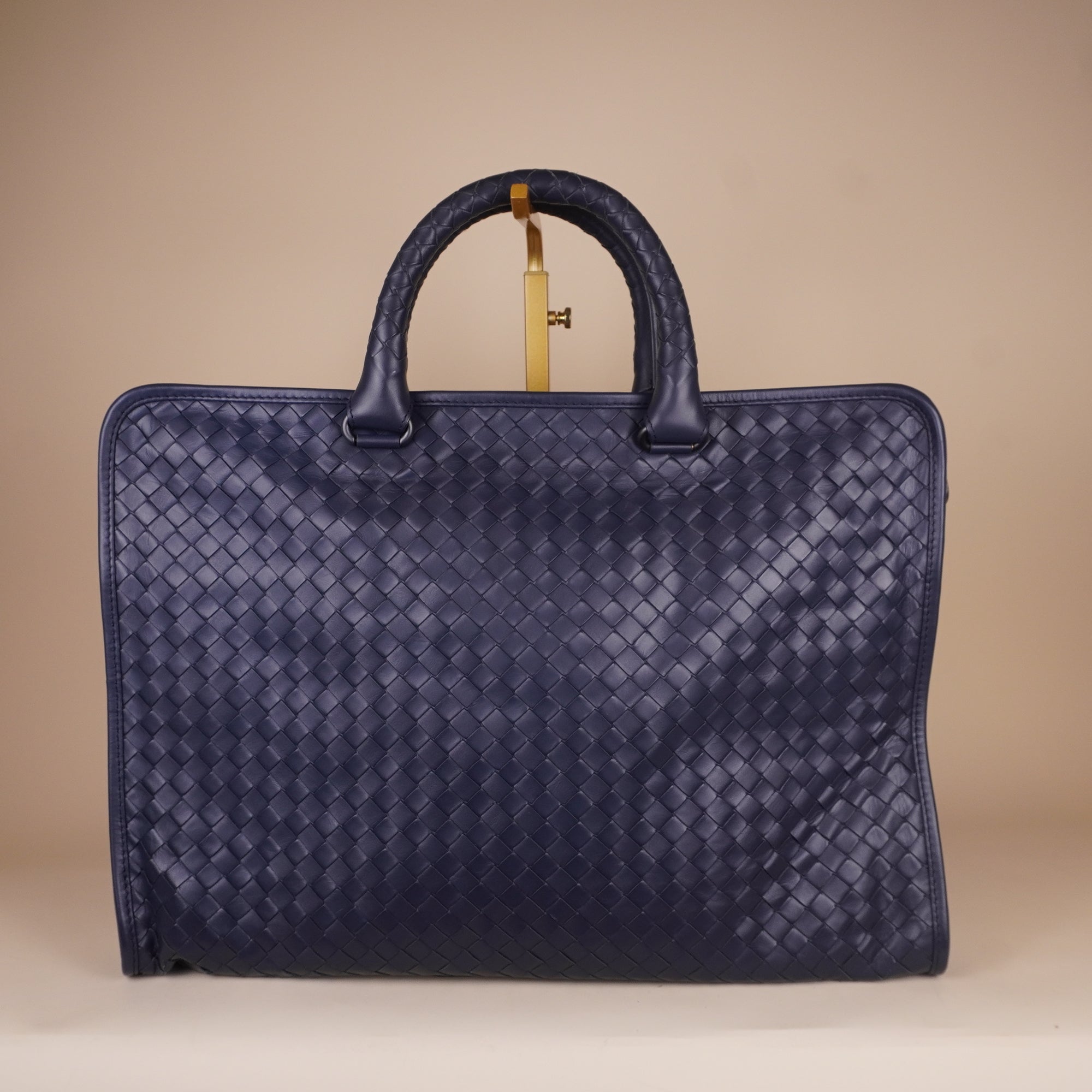 PRE-OWNED BV Leggero 2-Way Briefcase Blue Intrecciato Leather